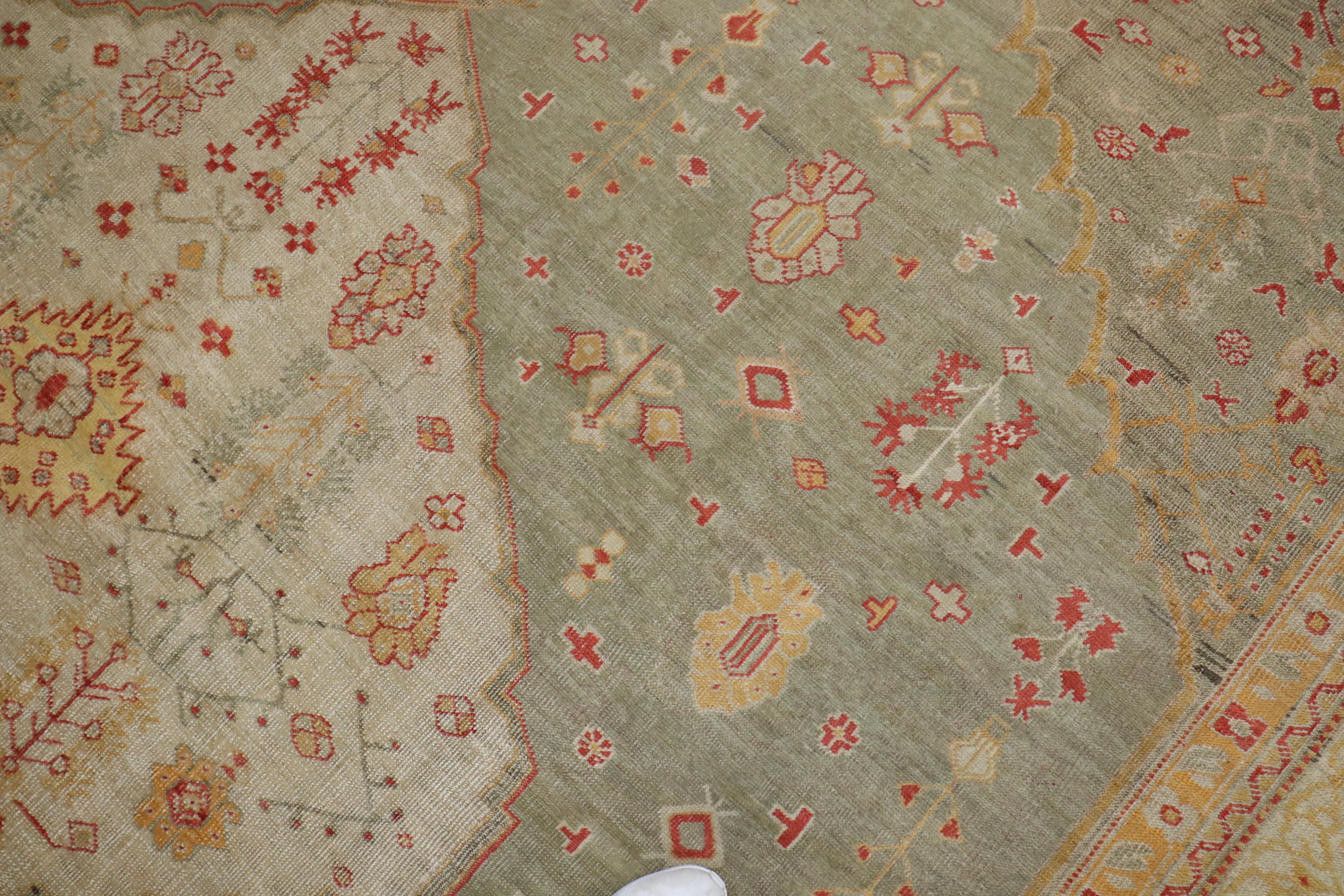 Colección Zabihi Alfombra Oushak Turca Antigua Verde Sobredimensionada Lana en venta