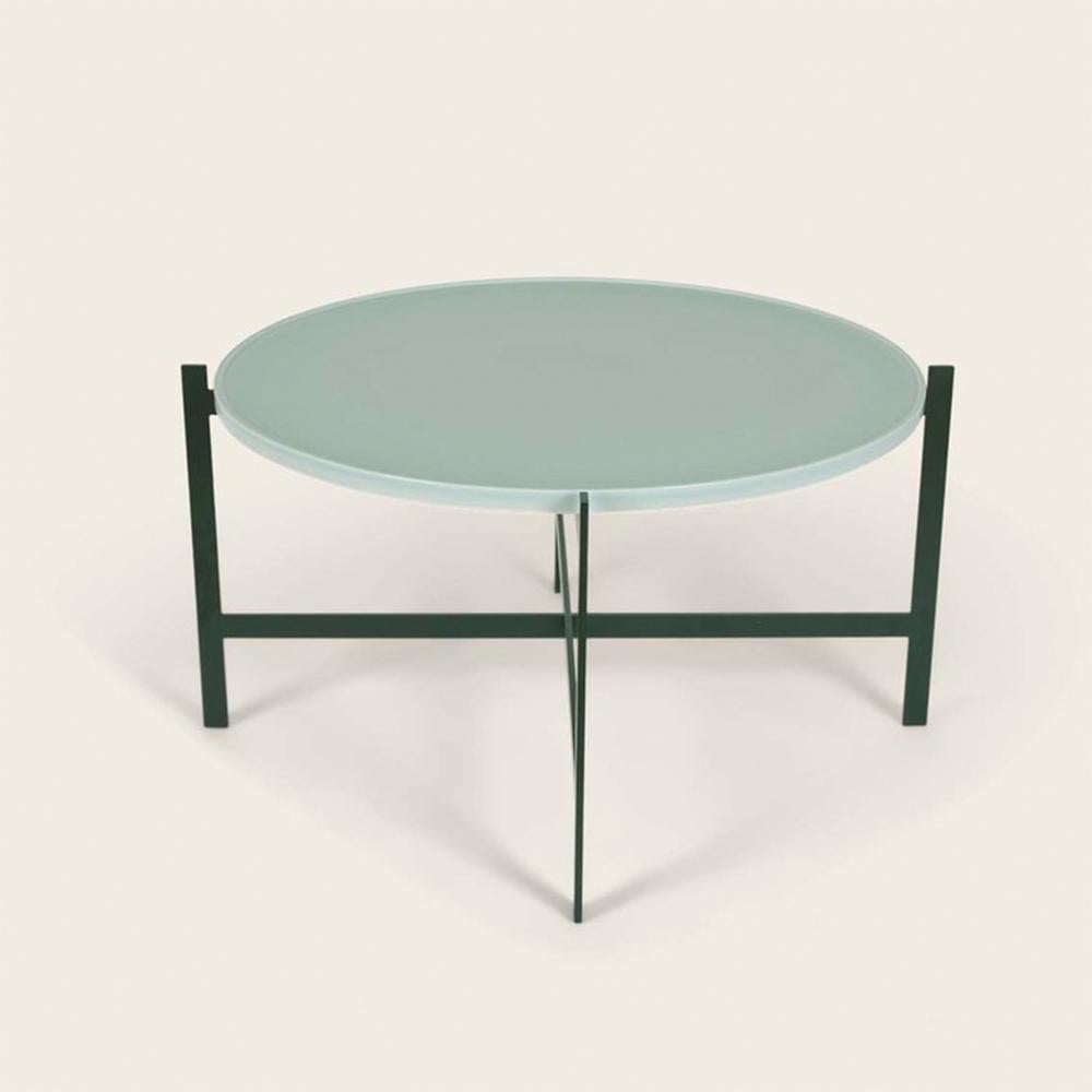 Tavolo da ponte grande in porcellana verde Celadon di Ox Denmarq
Dimensioni: P 87 x L 87 x H 45 cm
Materiali: Acciaio, Porcellana
Disponibile anche: Sono disponibili diverse opzioni di dimensioni e top,

OX DENMARQ è un marchio di design danese