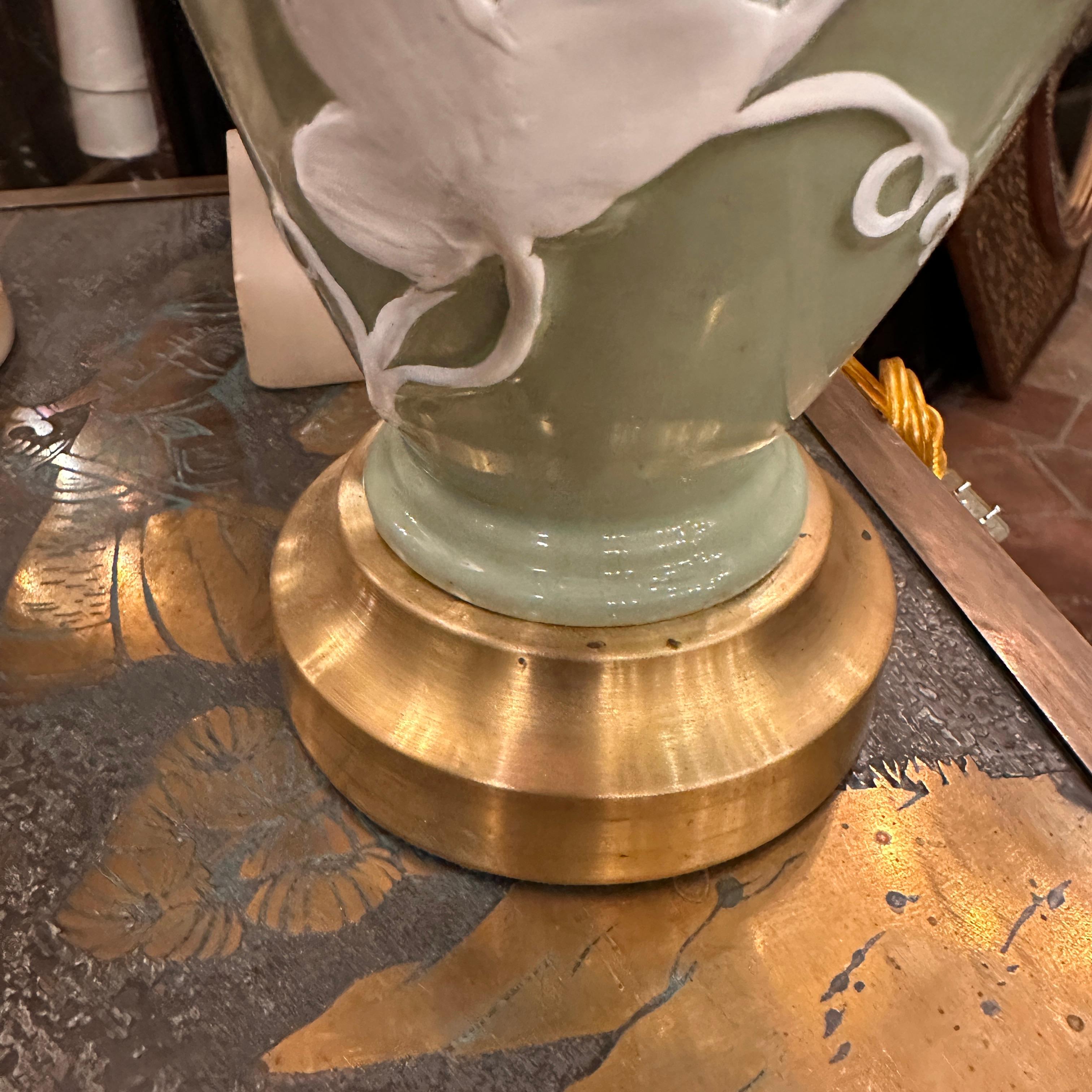 Francese Lampada Celadon con motivo a fogliame in vendita