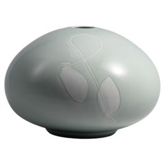 Vaso in porcellana Celadon Persimmon di Inoue Manji