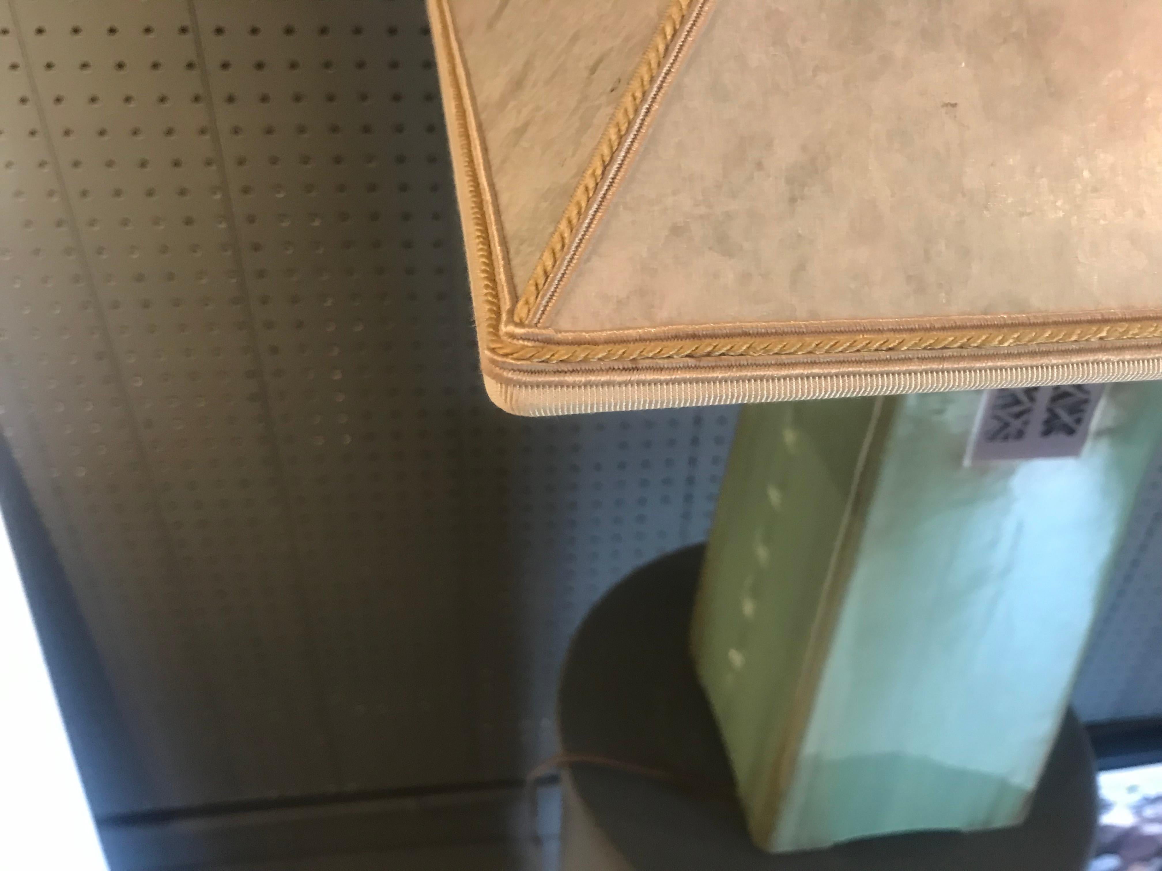 Lampada in gres Celadon unica nel suo genere con paralume in mica d'argento in vendita 5