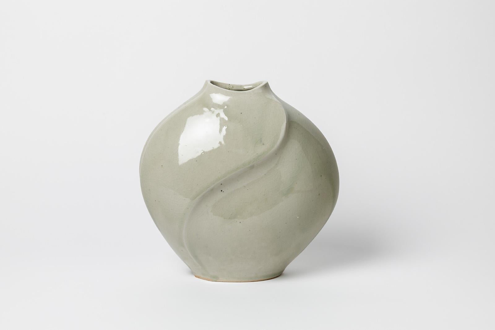 Askett

Realised circa 1970

French porcelain ceramic vase 

Original good condition

Signed 

Measures: Height : 24 cm 
Large : 23 cm.