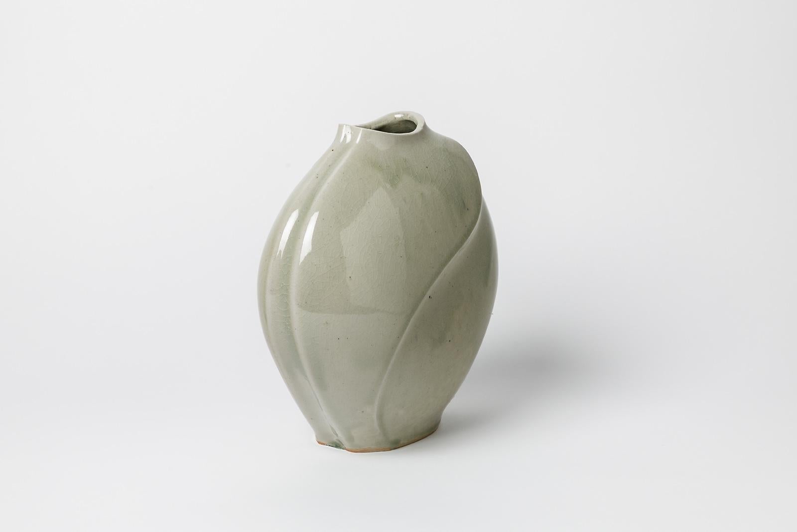 Mid-Century moderno Vaso in porcellana astratta Celadon Xxth Century di Askett French Design in vendita