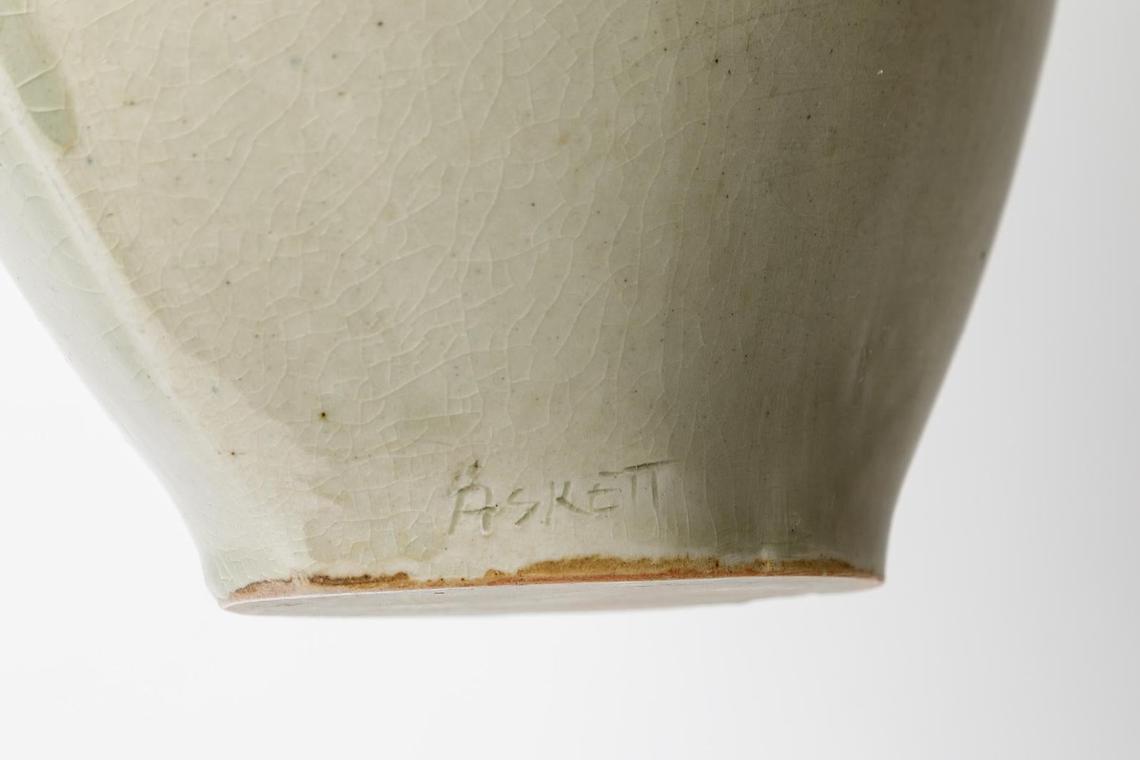 20ième siècle Vase en céramique céladon et porcelaine abstraite du XXe siècle, par Askett French Design en vente