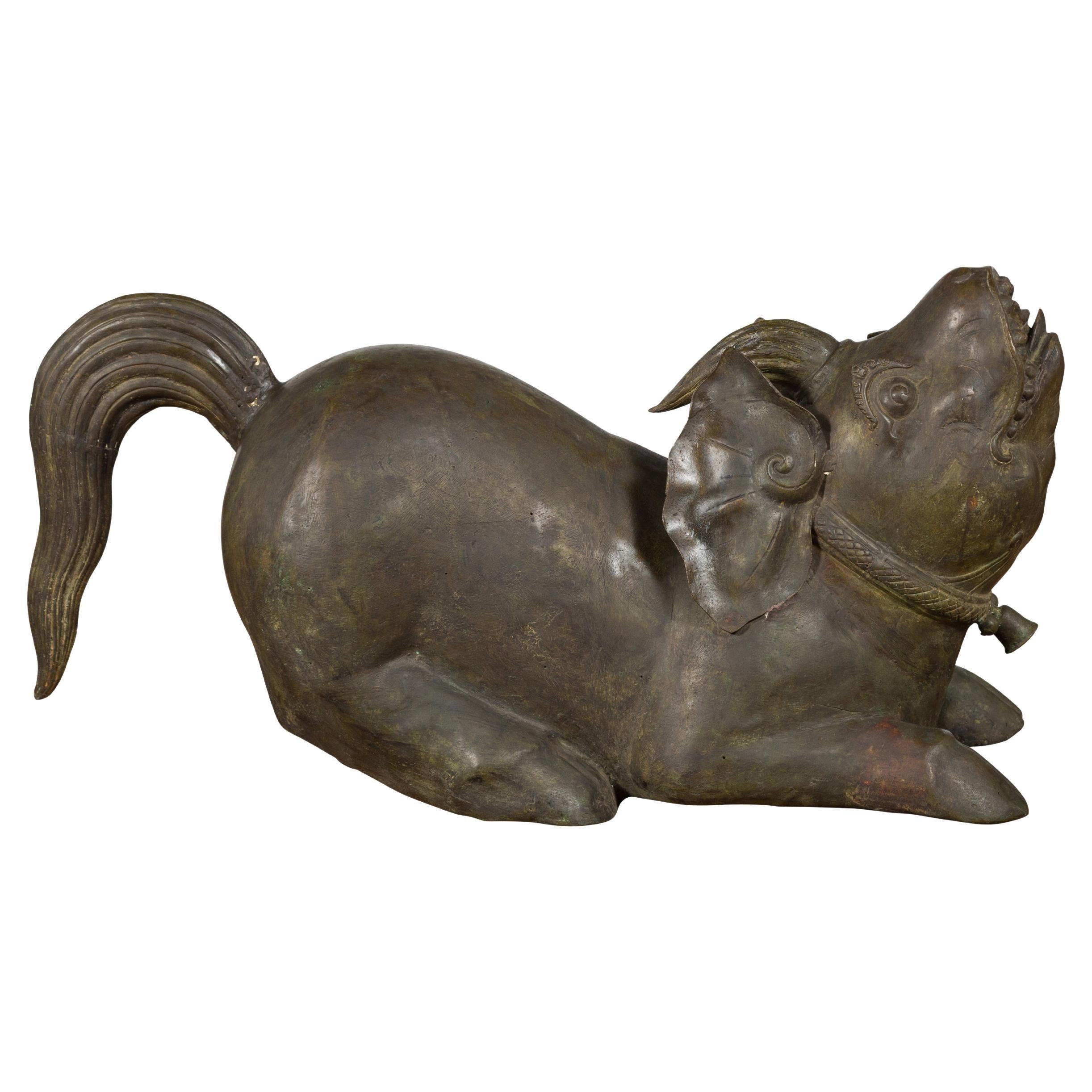 Celebes Island, handgefertigte Tempel-Monster-Skulptur mit gedrehten Ohren und Horn im Angebot