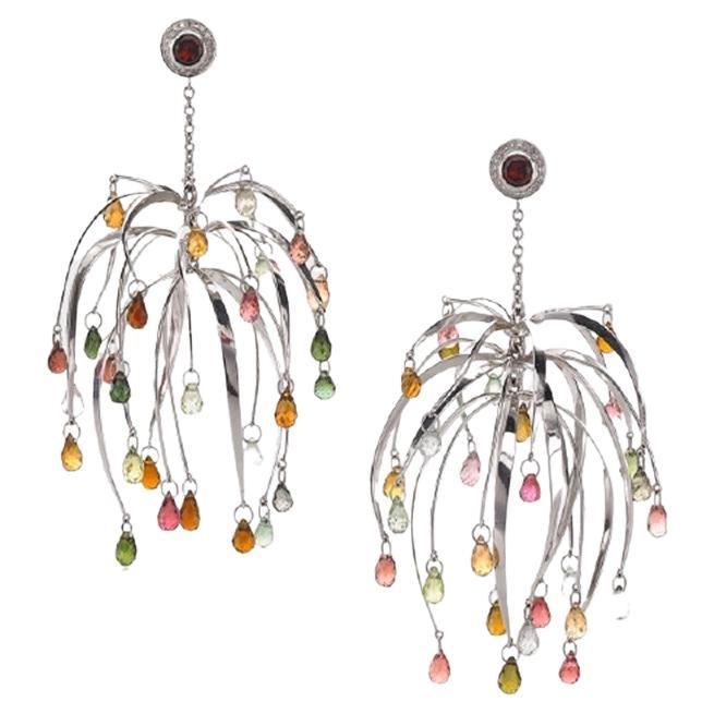 Boucles d'oreilles chandelier en or blanc 18 carats Tourmaline Briolette Diamant Grenat en vente