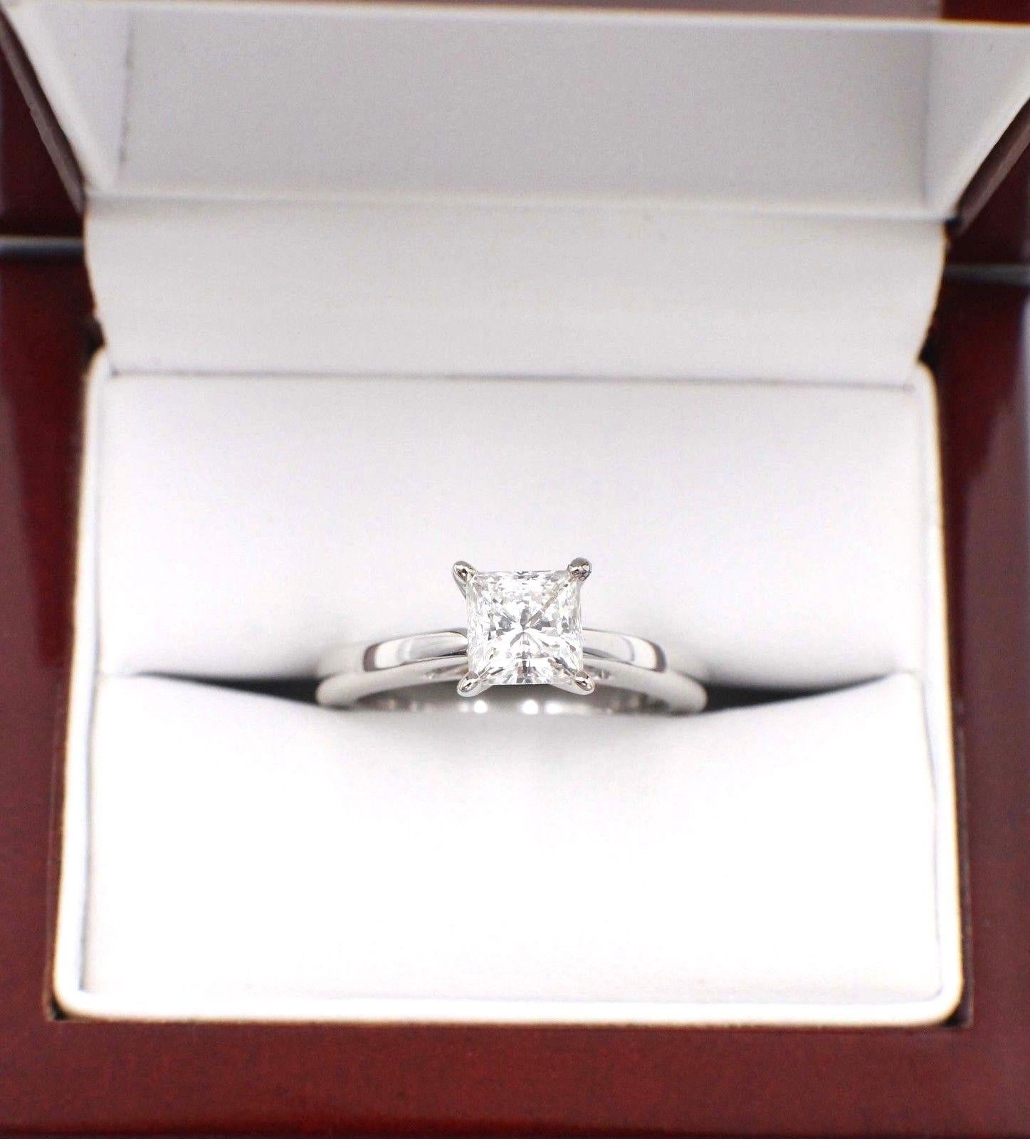 Celebration Diamond Engagement Ring Princess 0.97 CTS H SI1 18 Karat White Gold For Sale 3
