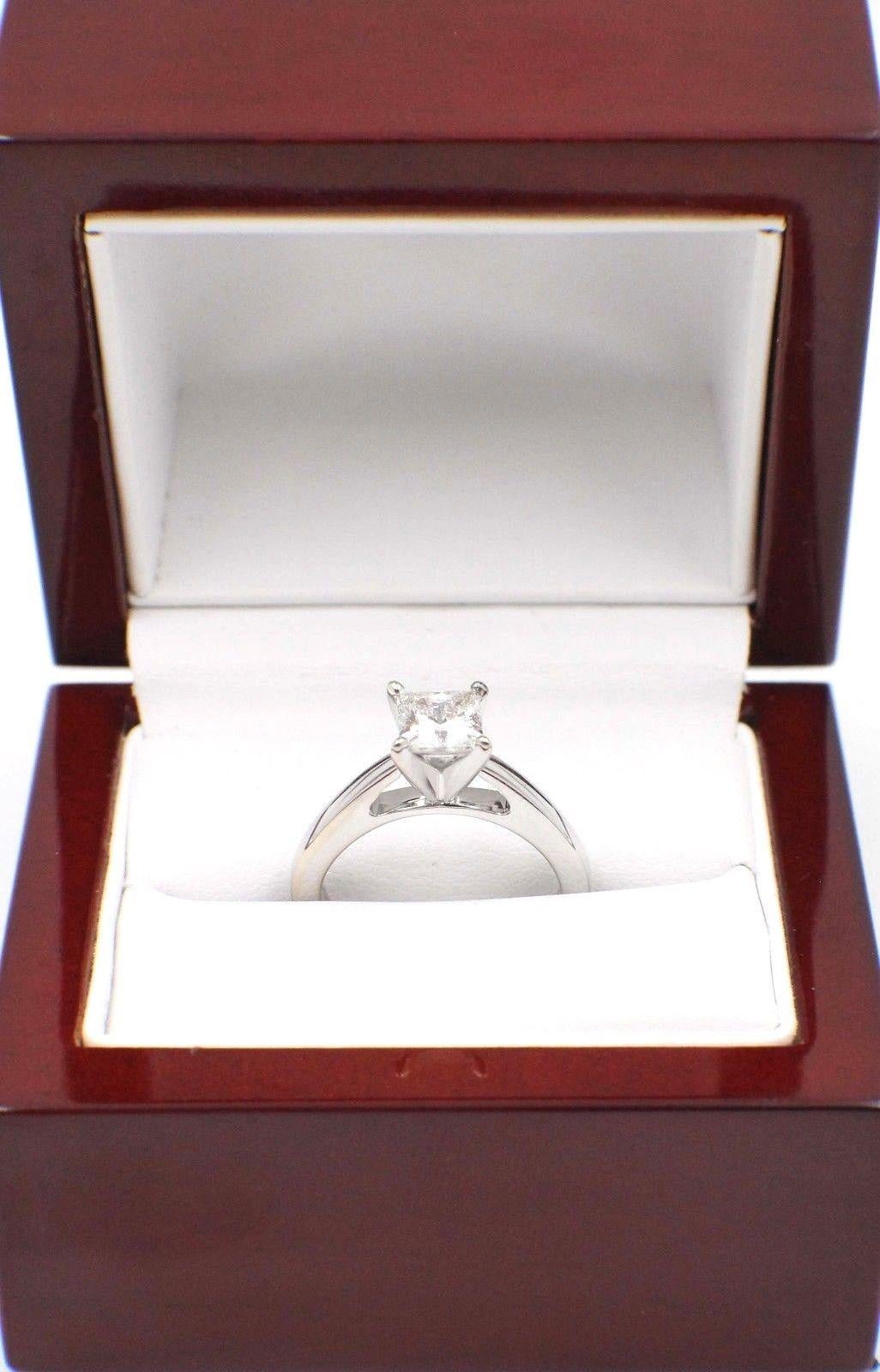 Celebration Diamond Engagement Ring Princess 0.97 CTS H SI1 18 Karat White Gold For Sale 4