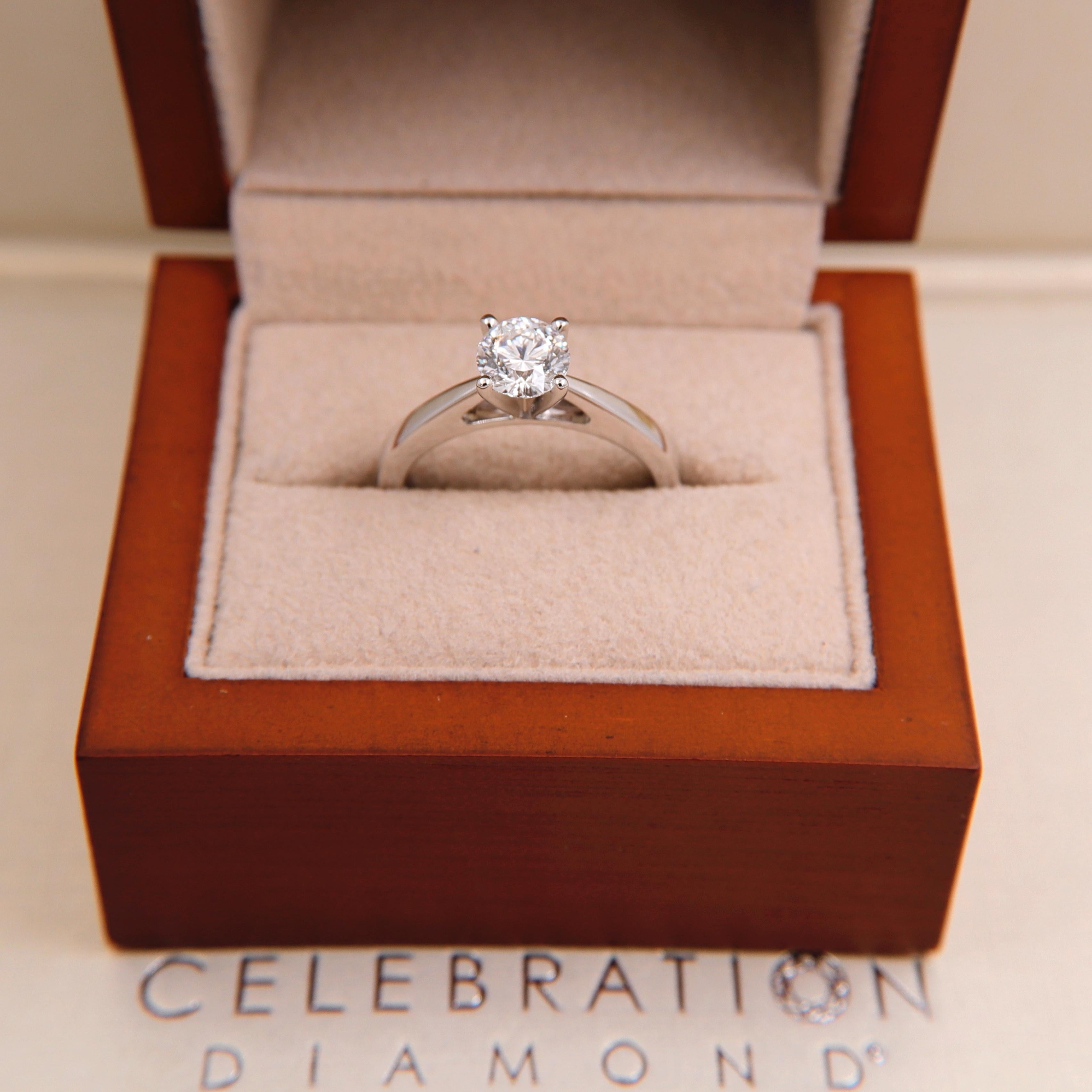 Celebration Diamond Engagement Ring Round 0.97 Carat D SI2 18 Karat White Gold For Sale 3