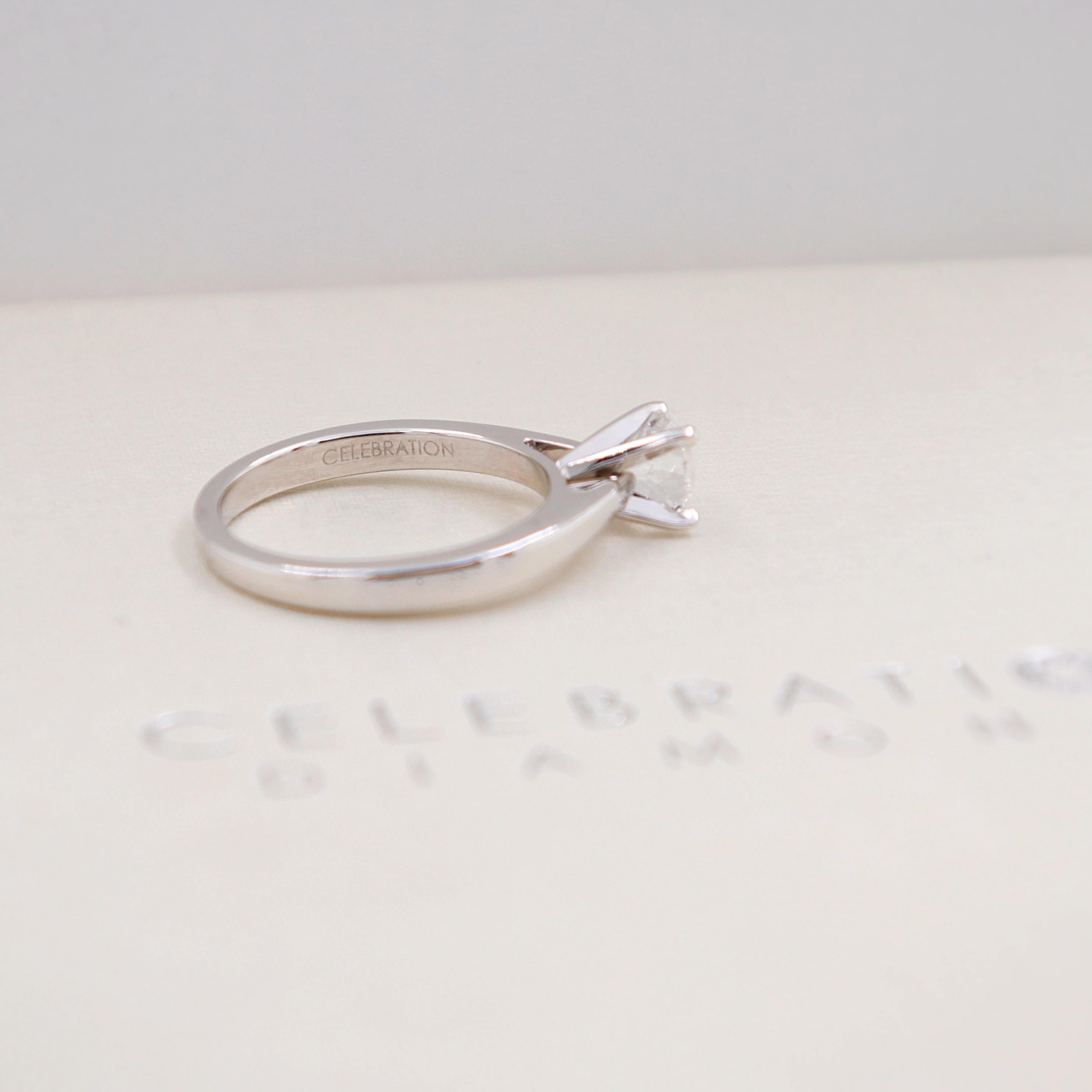 Celebration Diamond Engagement Ring Round 0.97 Carat D SI2 18 Karat White Gold For Sale 4