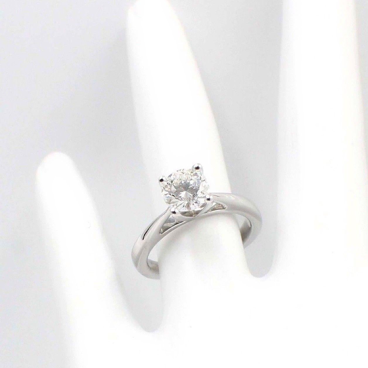 Celebration Diamond Engagement Ring Round Cut 1.09 Carat 18 Karat White Gold In Excellent Condition In San Diego, CA