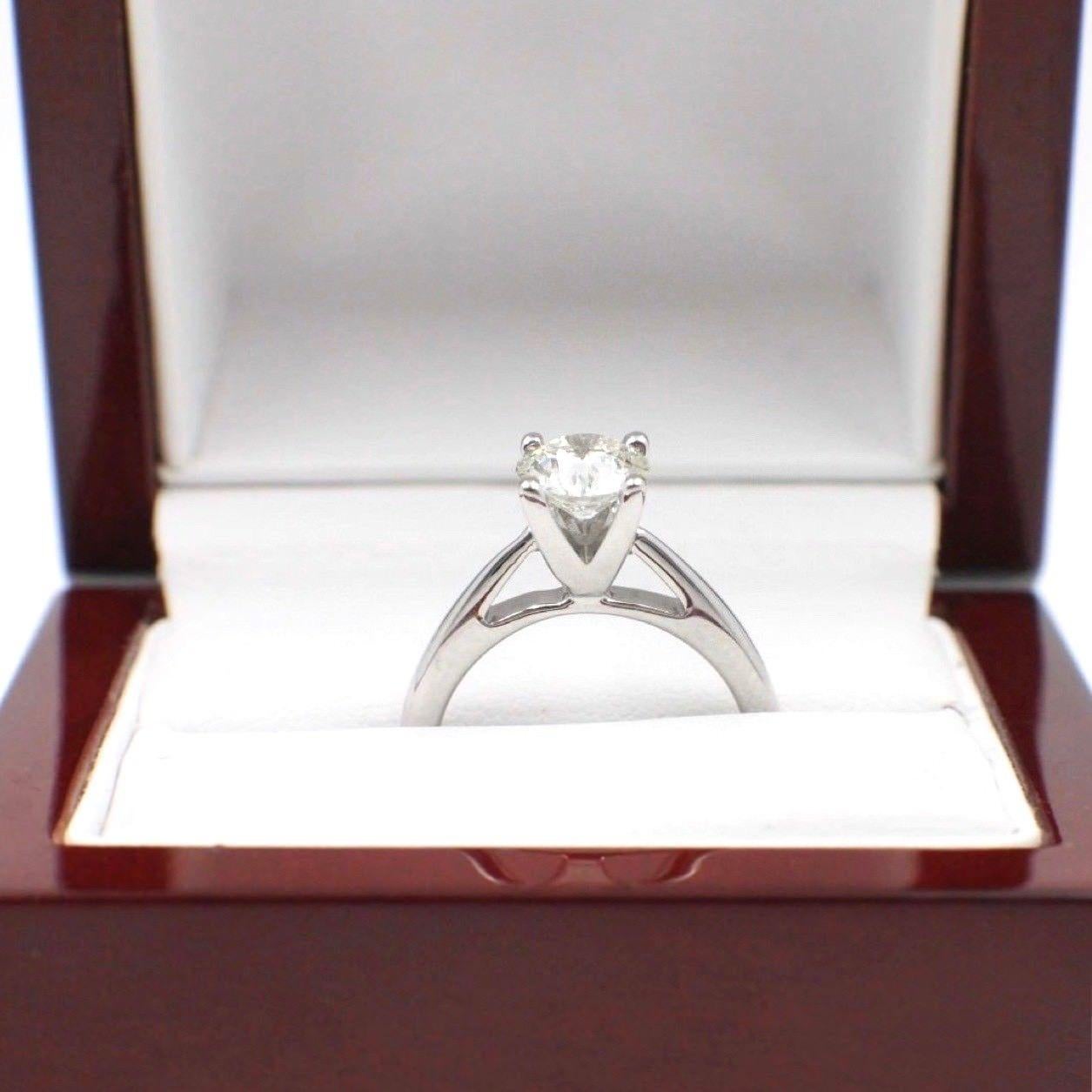 Celebration Diamond Engagement Ring Round Cut 1.09 Carat 18 Karat White Gold 2