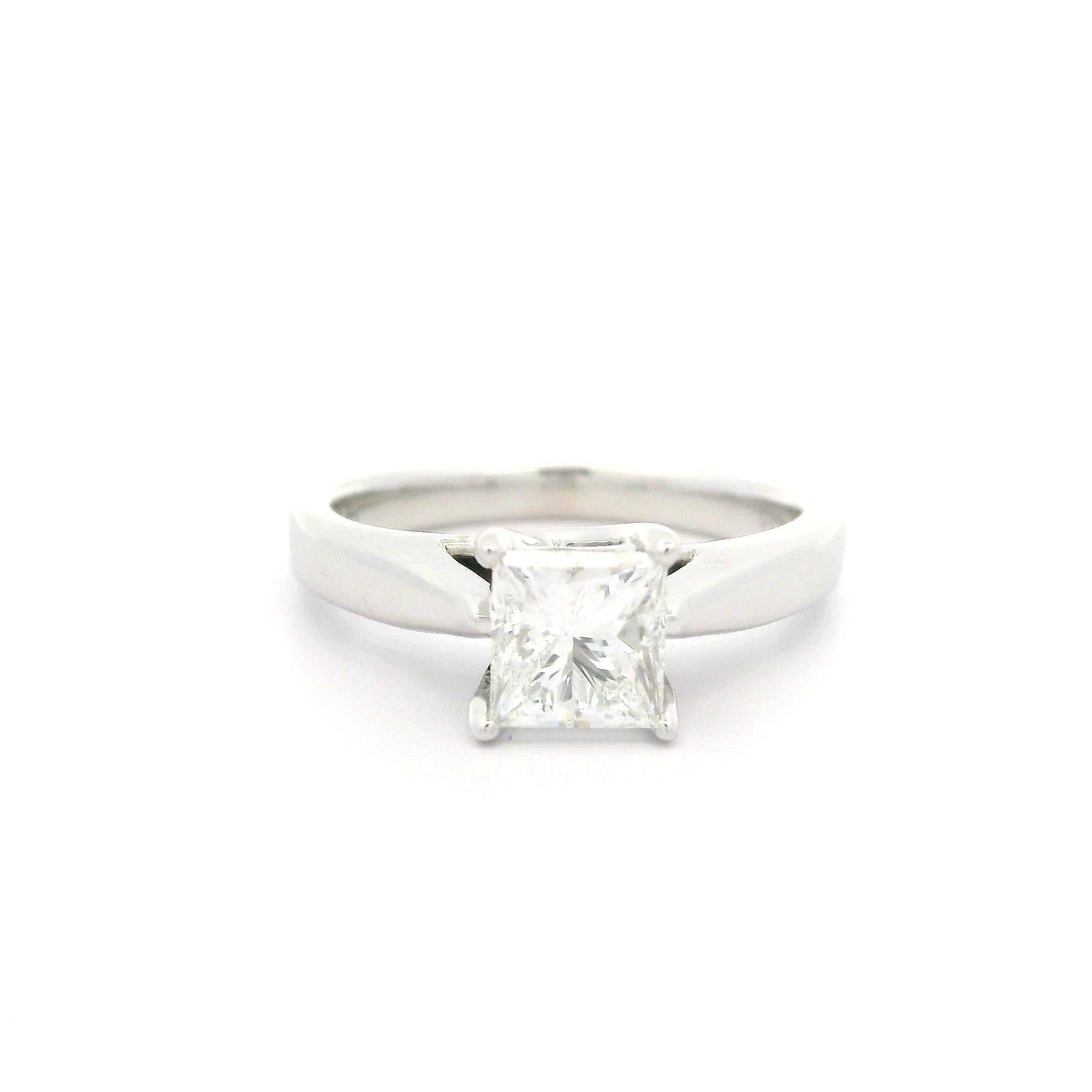 Celebration Diamond Bague solitaire en or 14k GIA .98ct Princess Cut F SI2 Diamond Solitaire Ring en vente 9