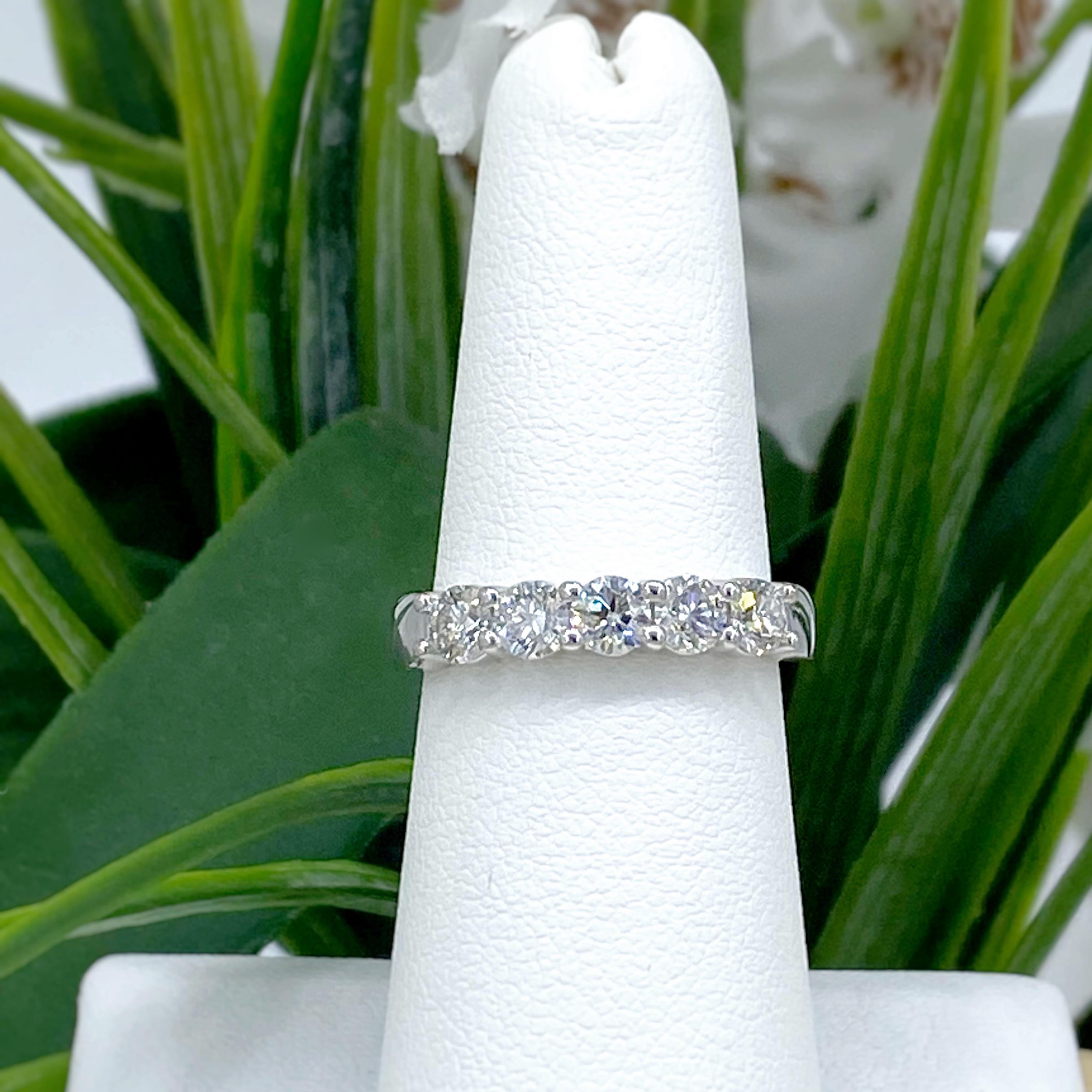 Celebration Grand Diamonds Five Diamond Band Ring 14kt White Gold In Excellent Condition For Sale In San Diego, CA