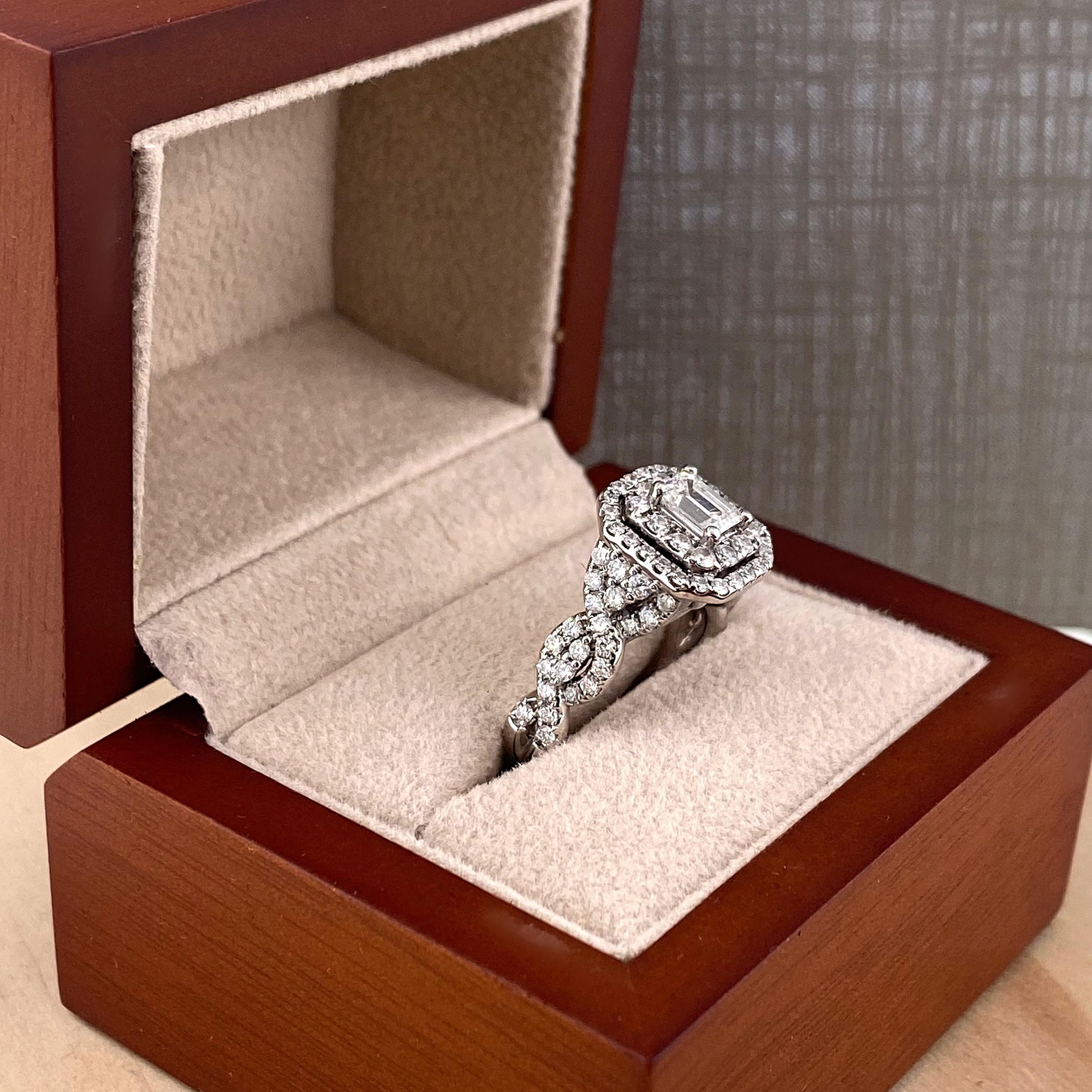 Celebration Grand Ideal 1/2 Tcw Smaragd-Diamant-Verlobungsring mit Rahmen 14kt WG 6