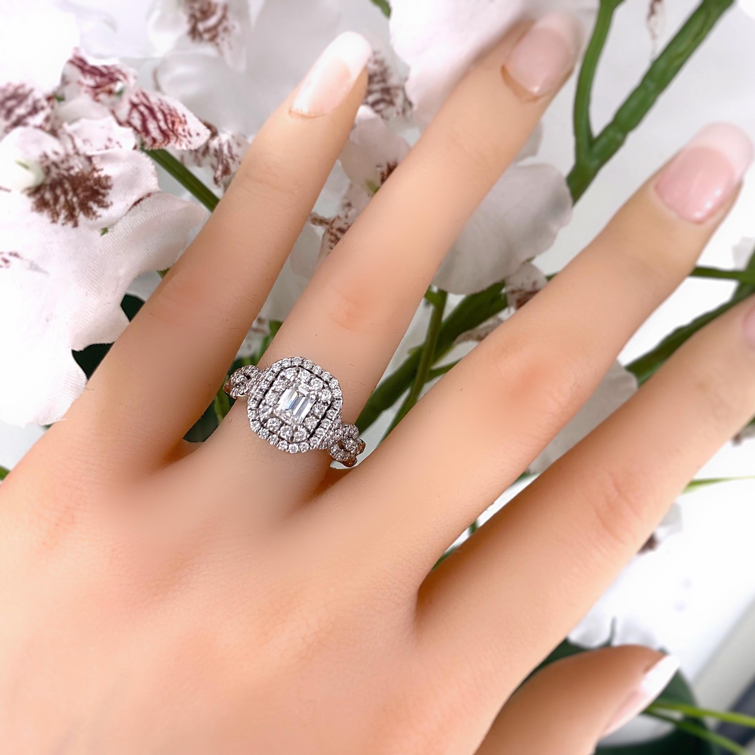 Celebration Grand Ideal 1/2 Tcw Smaragd-Diamant-Verlobungsring mit Rahmen 14kt WG (Smaragdschliff)