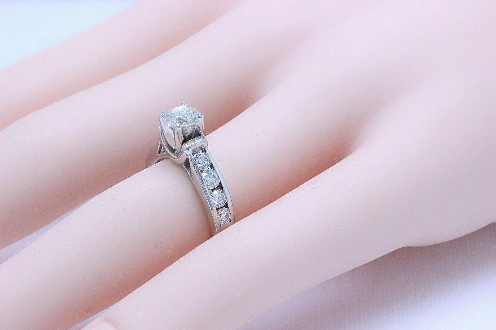 Celebration Round Diamond Engagement Ring 18 Karat White Gold 1.46 Carat For Sale 3