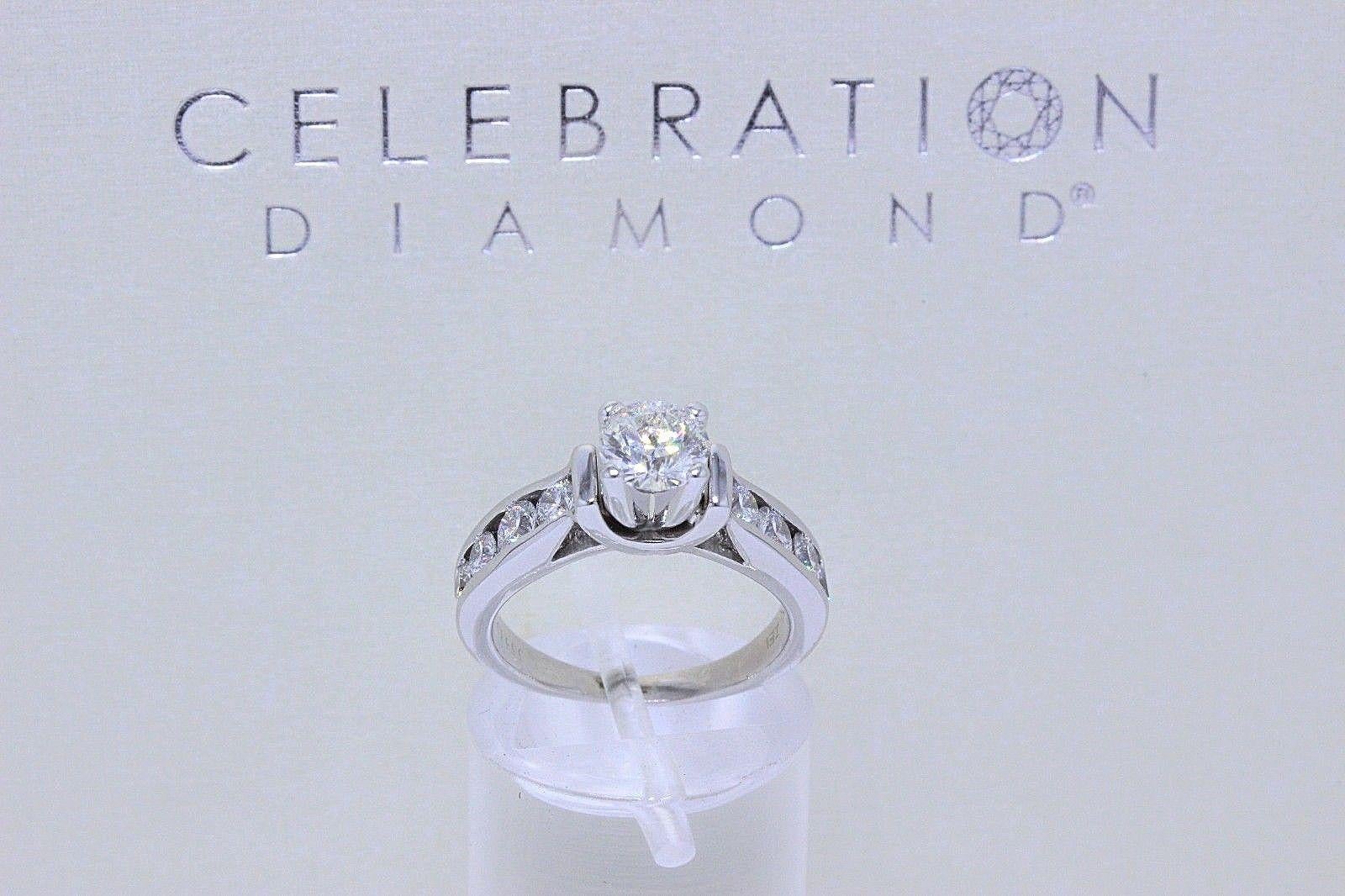 Bague de fiançailles de célébration en or blanc 18 carats avec diamants ronds de 1,46 carat en vente 2
