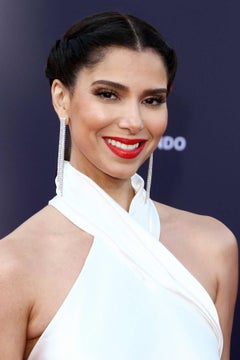 Celebrities’ Favorite 18K White Gold Diamond Dangle Earrings