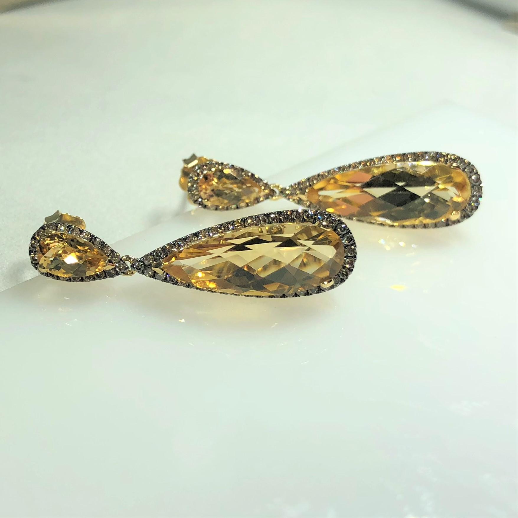 Celebrity 18 Karat Yellow Gold Cognac Diamond and Citrine Drop Earrings In New Condition In Mansfield, OH