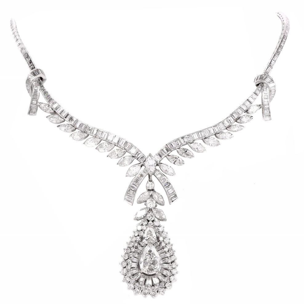 Celebrity Collier goutte en platine avec diamants taille poire baguette de 33,01 carats