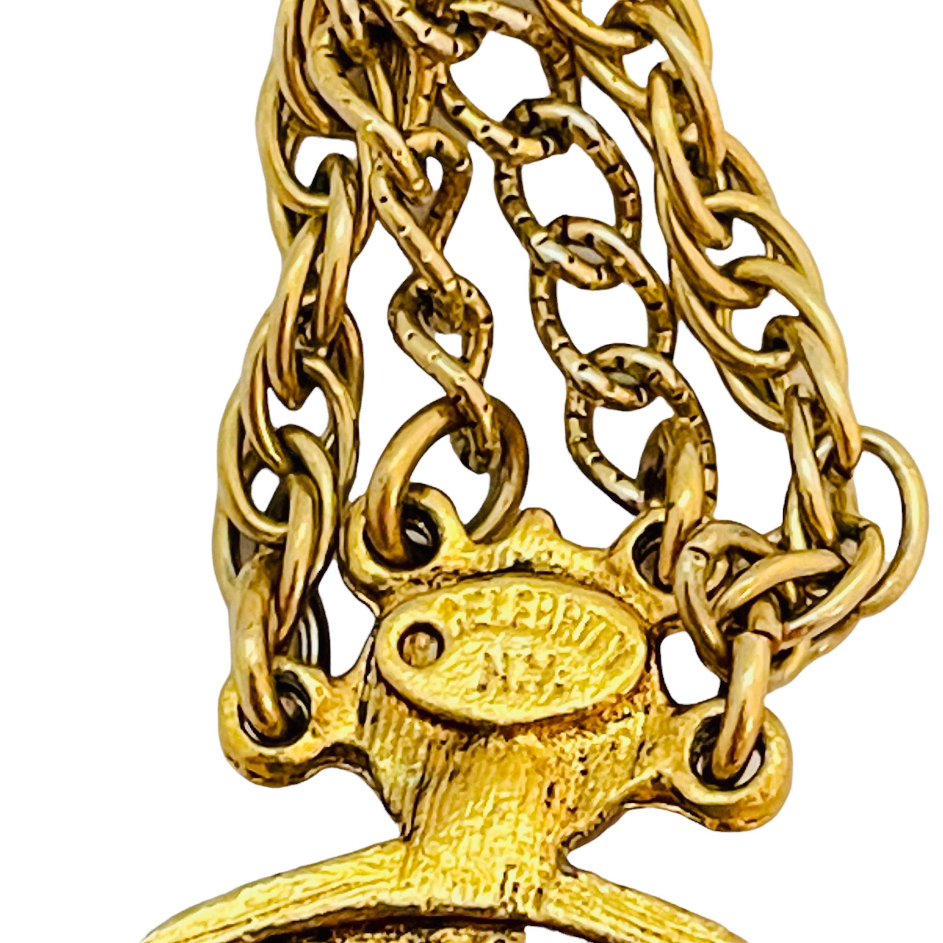 Collana firmata CELEBRITY NY con smalto d'oro vintage e penzoloni In condizioni buone in vendita a Palos Hills, IL