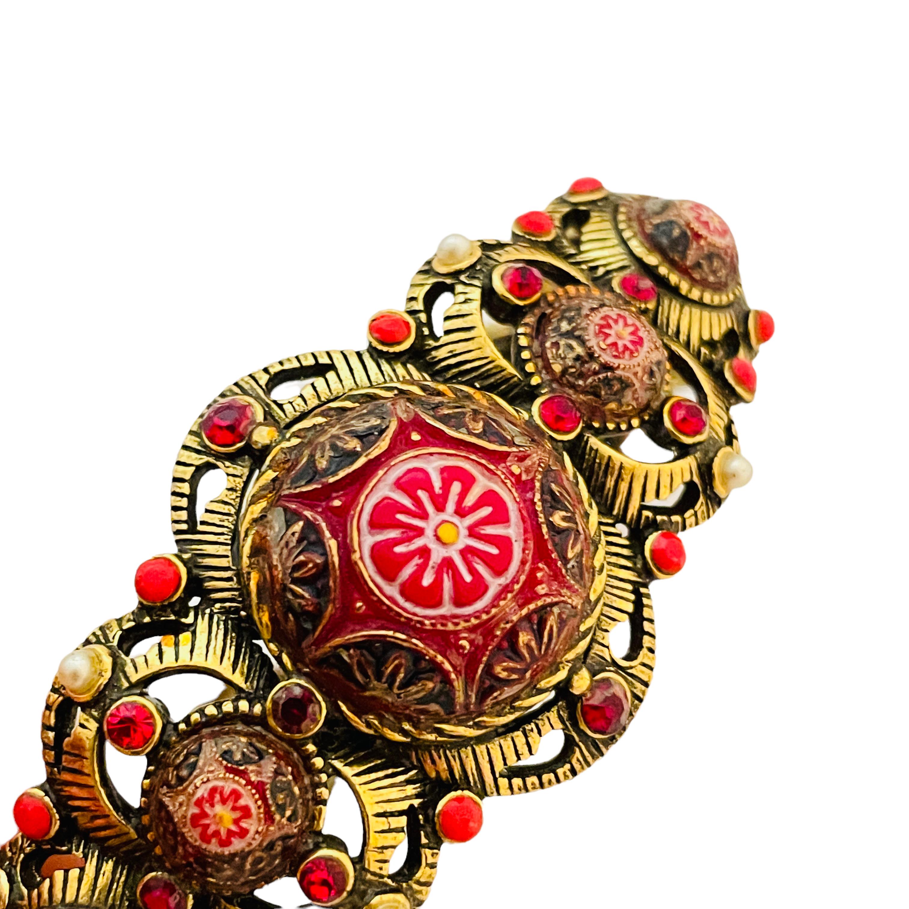 CELEBRITY NY braccialetto vintage con smalto d'oro e penzoloni di design in vendita 1