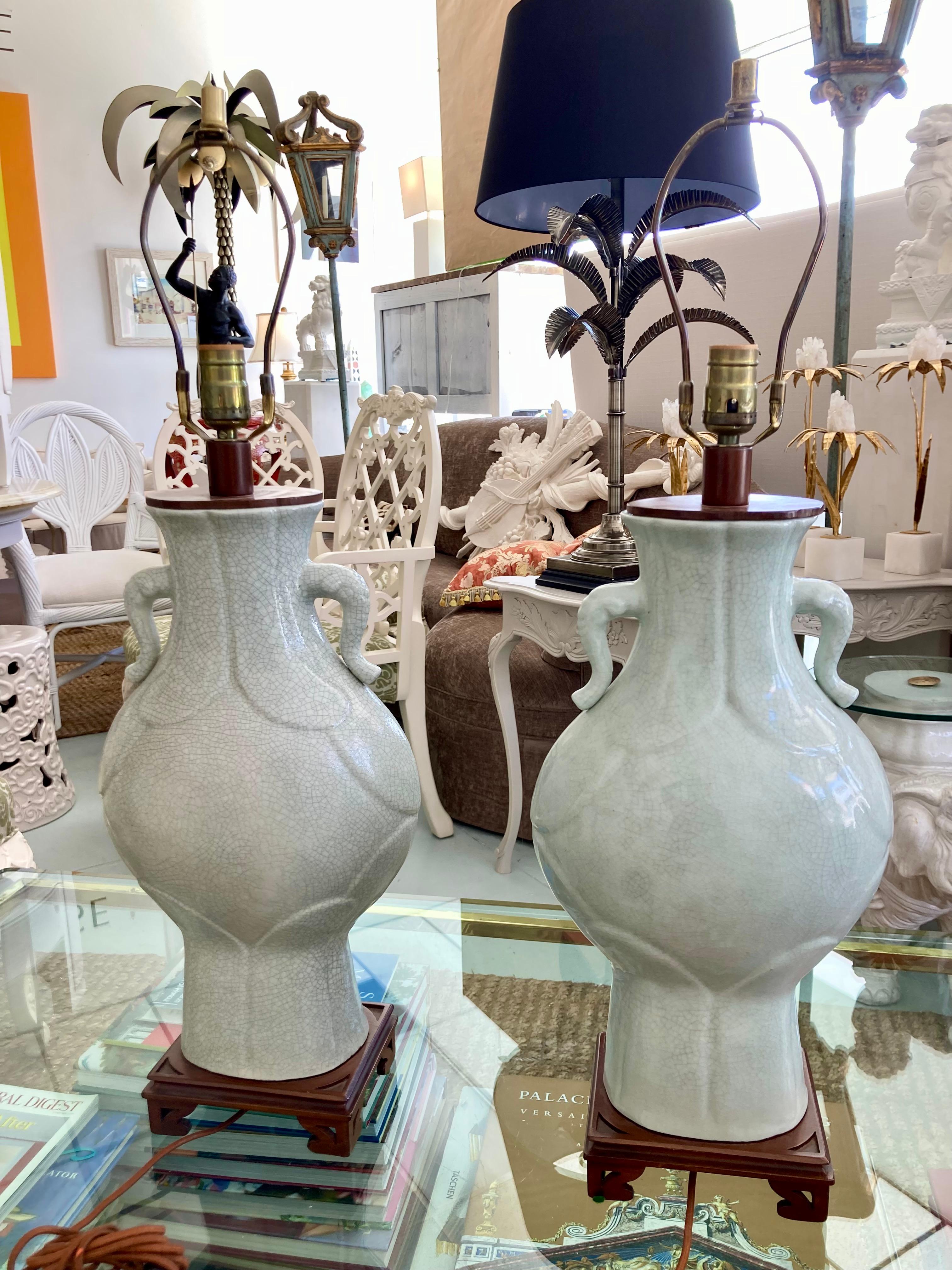 Pareja de lámparas de mesa asiáticas de cerámica Celedón Otro en venta