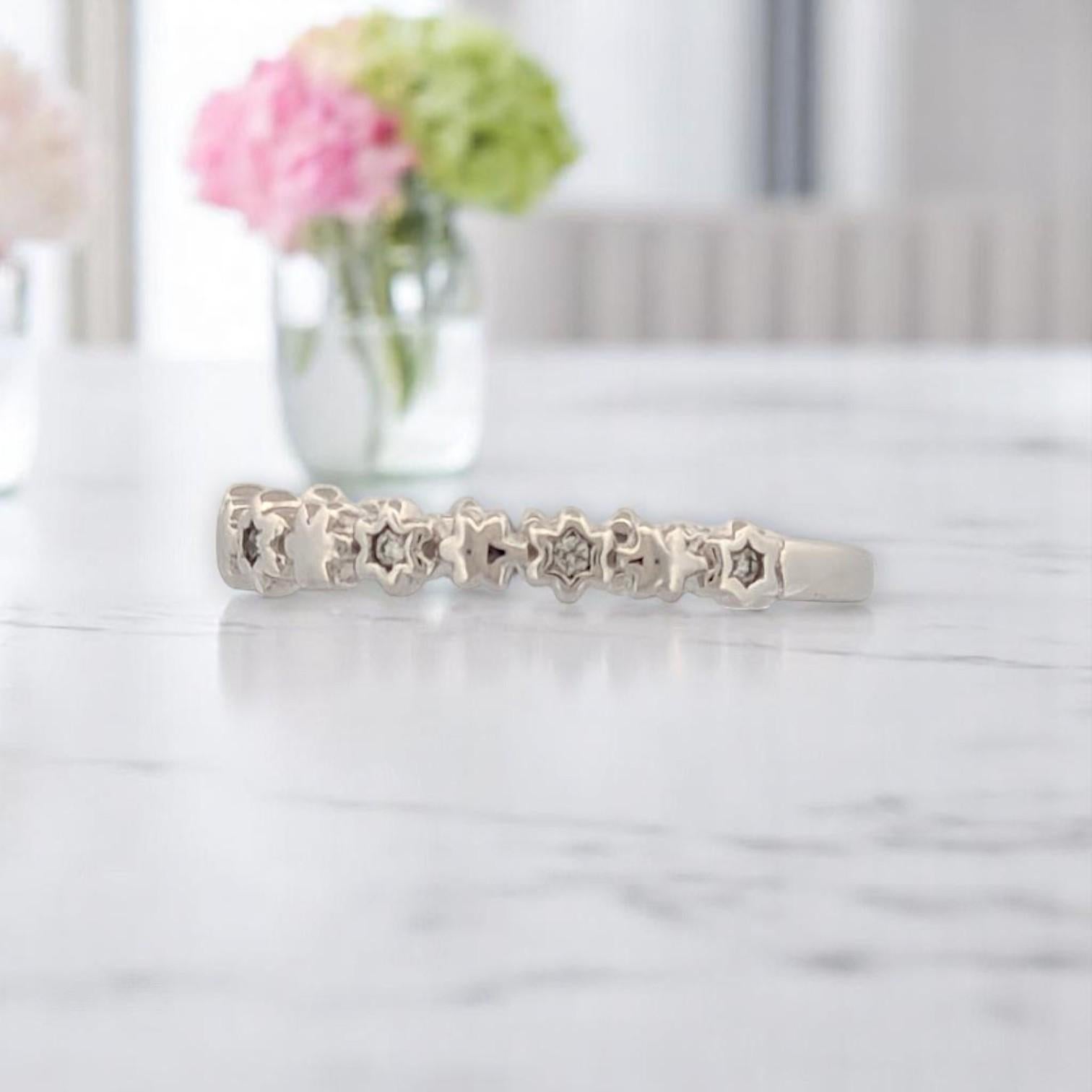 Modern Celesta  10K White Gold Diamond Ring, 0.10 CT Diamond, Size 6.5 For Sale