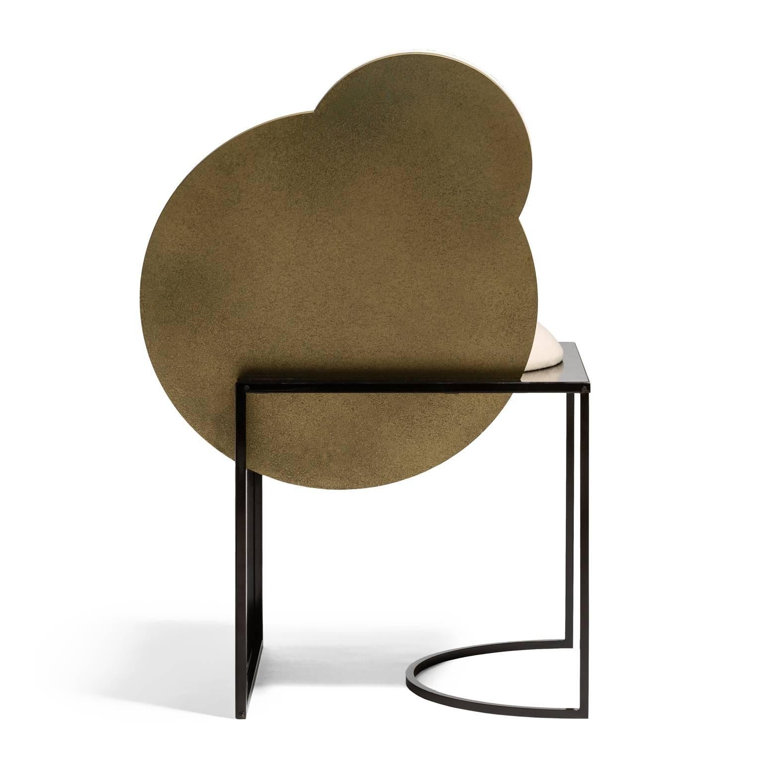 Silla Celeste de tela italiana de lana blanca y metal, por Lara Bohinc Británico en venta