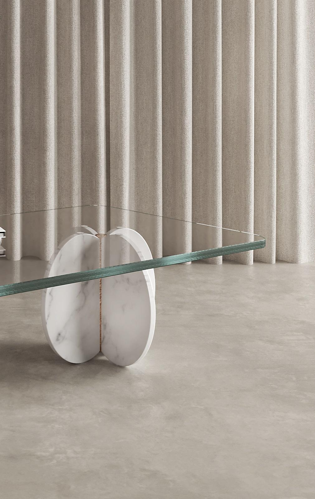 Table basse Céleste par Studio Uwe Gaertner
Dimensions : D 72 x L 123 x H 36 cm.
MATERIAL : Estremoz, verre et laiton.

DESIGN BY STUDIO UWE GAERTNER

La collection de meubles du Studio Uwe Gaertner est une fusion harmonieuse de glamour et de