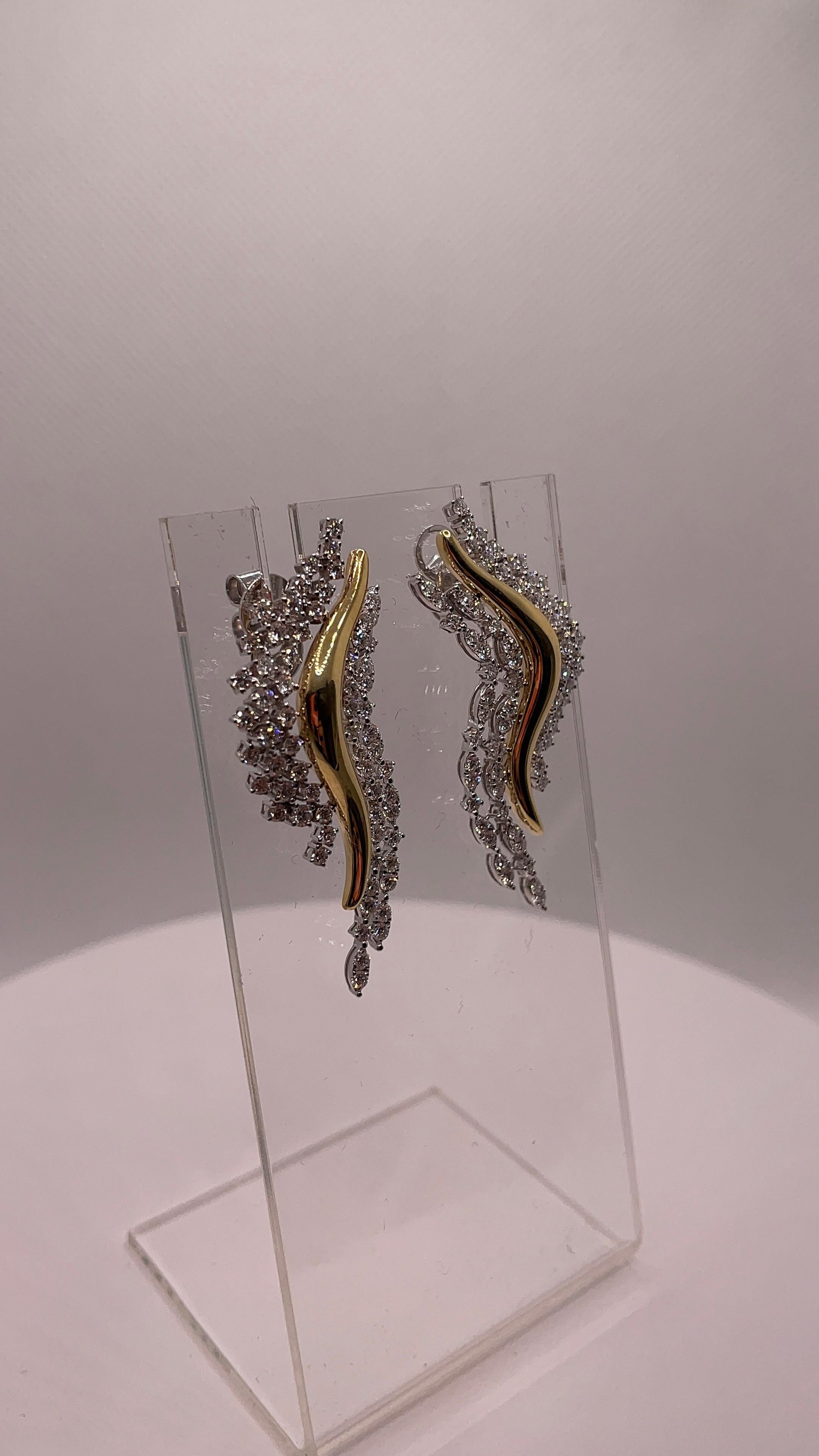 Celeste Flames Diamond and Yellow Gold Earrings For Sale 4