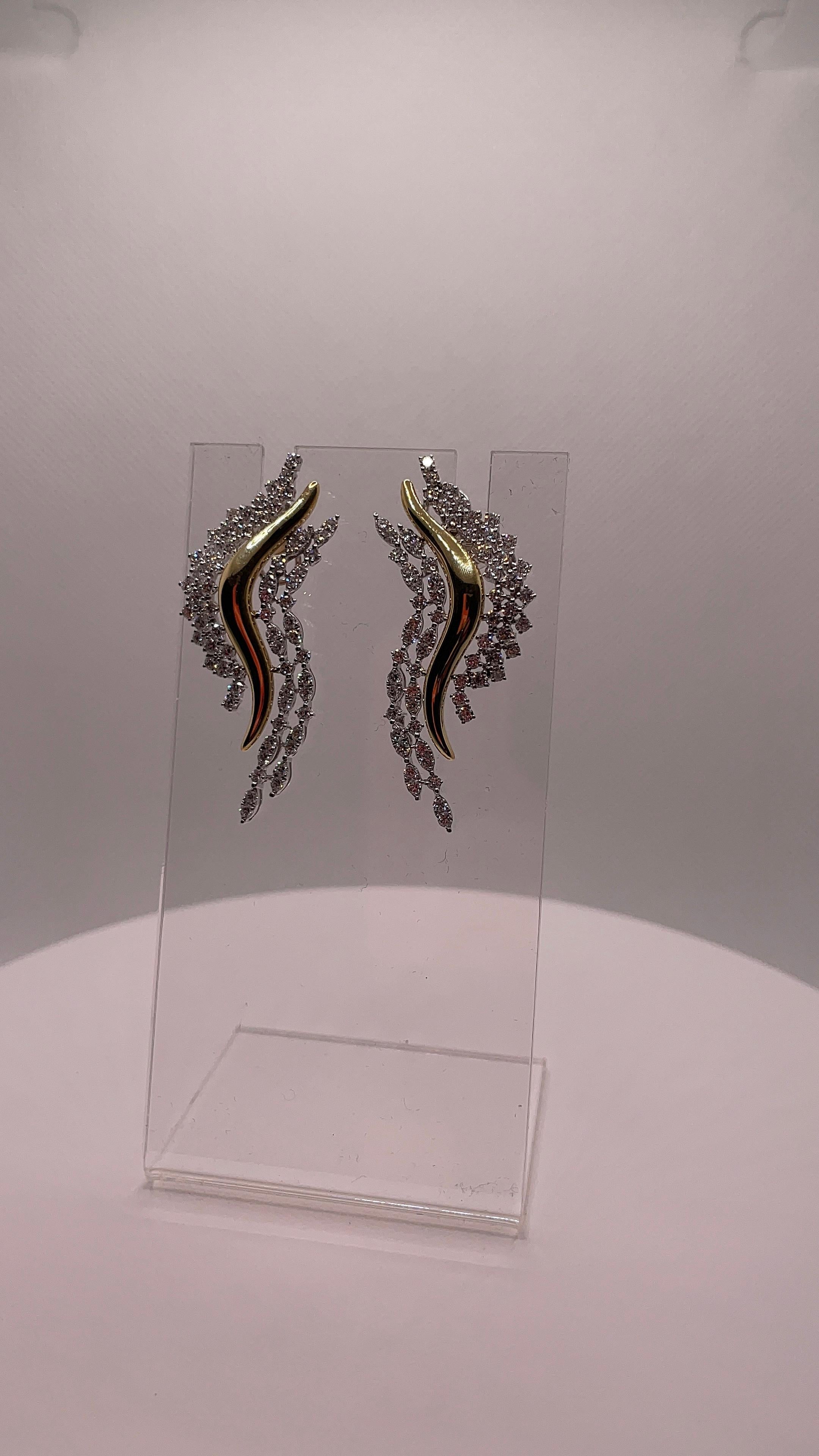 Modern Celeste Flames Diamond and Yellow Gold Earrings For Sale