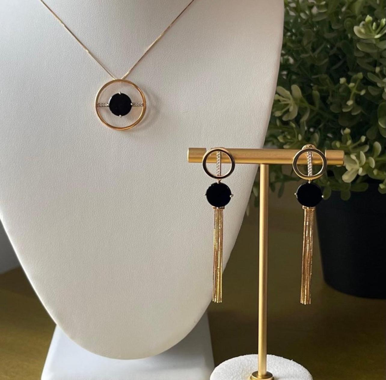 Contemporary Black Onyx & Diamond 18K Gold Necklace & Earrings Set For Sale