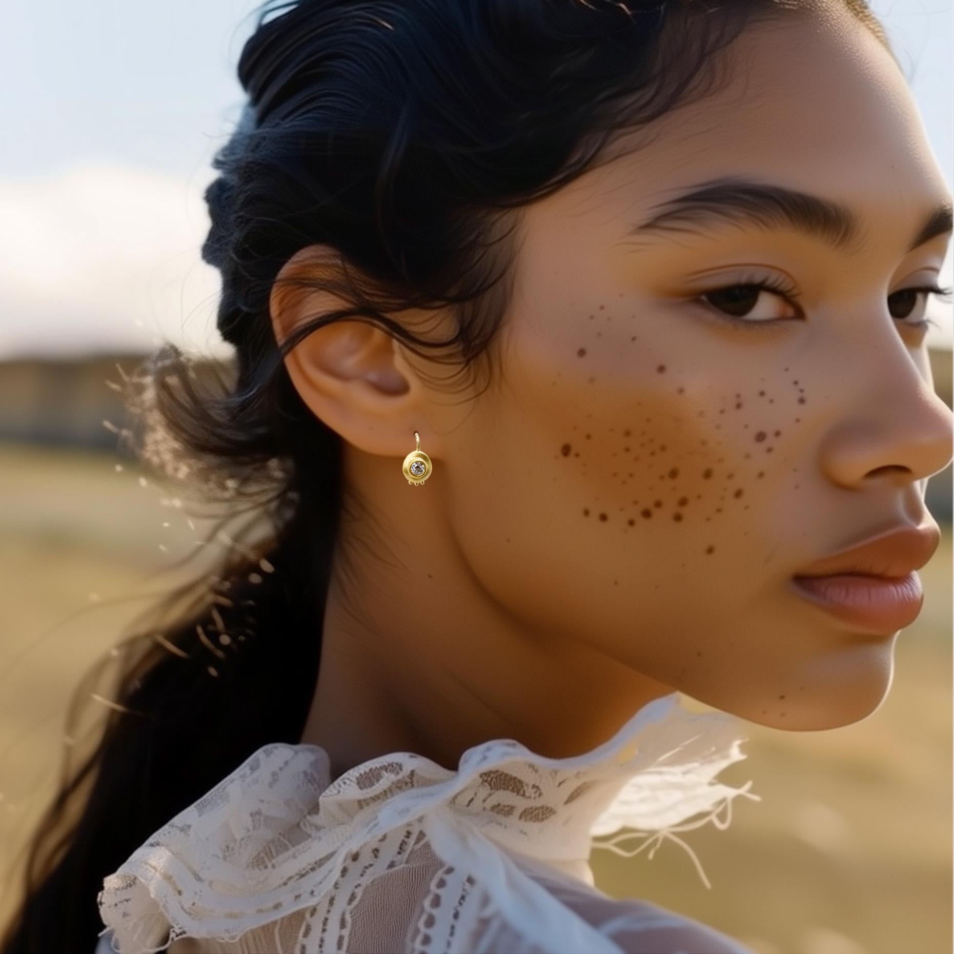 Orecchino a gancio con diamante grande in oro 18 carati Celestial - by Bombyx House in vendita 3