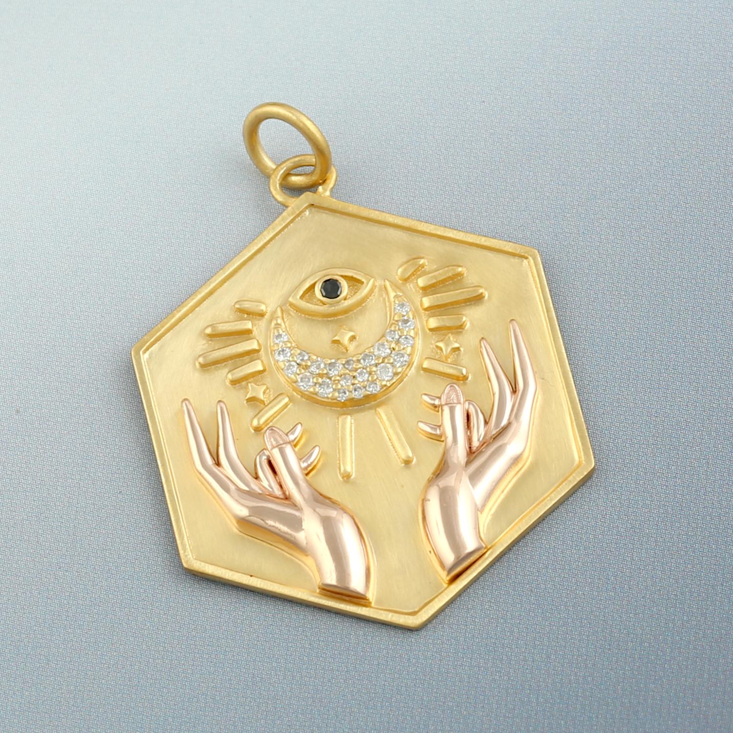 Art déco Pendentif en or jaune 14k Celestial Art Halo-Cut 0.12 ct Diamond en vente