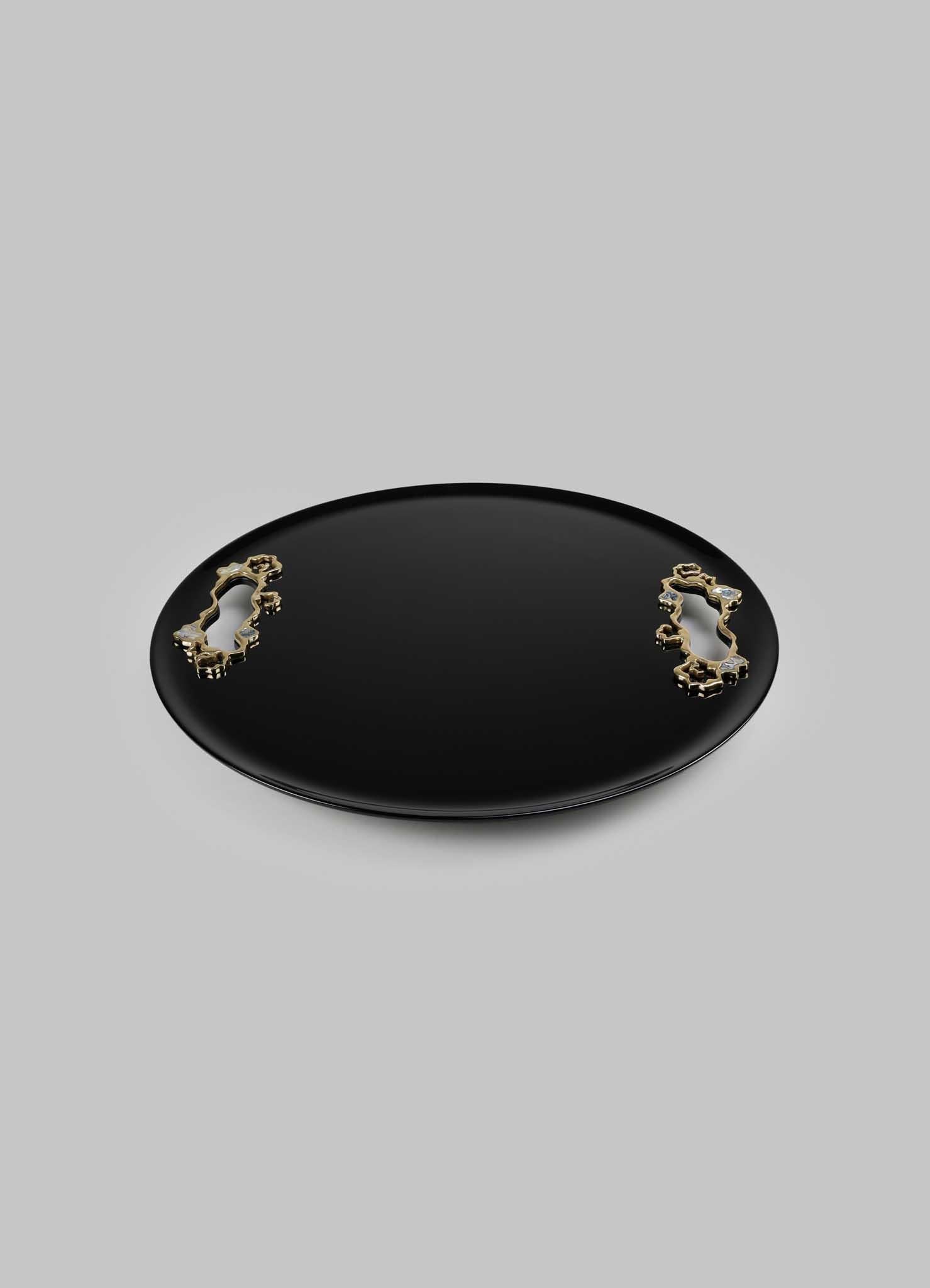 Celestial Clouds Tablett schwarz groß in Lack Holz & Messing, Viya von Vikram Goyal (Indisch) im Angebot