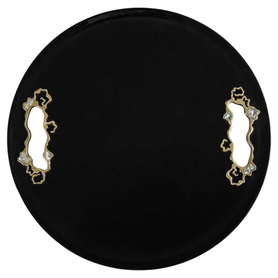 Celestial Clouds Tablett schwarz groß in Lack Holz & Messing, Viya von Vikram Goyal im Angebot