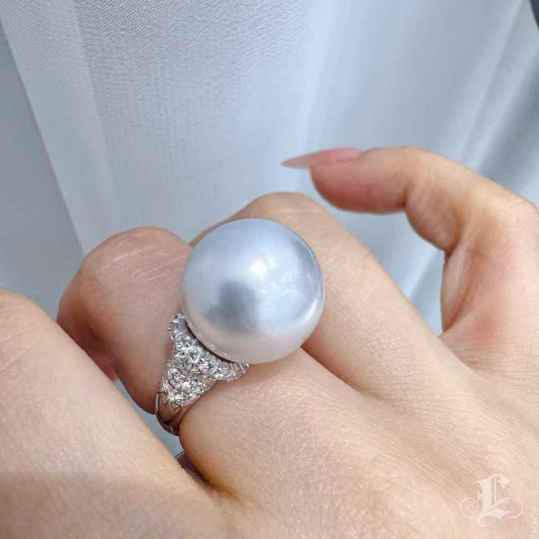 Uncut 【Crown Radiance】Celestial Aurora South Sea Pearl & Diamond Ring For Sale
