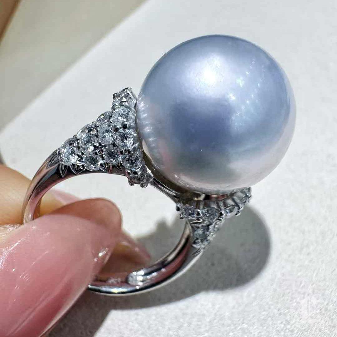 【Crown Radiance】Celestial Aurora South Sea Pearl & Diamond Ring For Sale 1