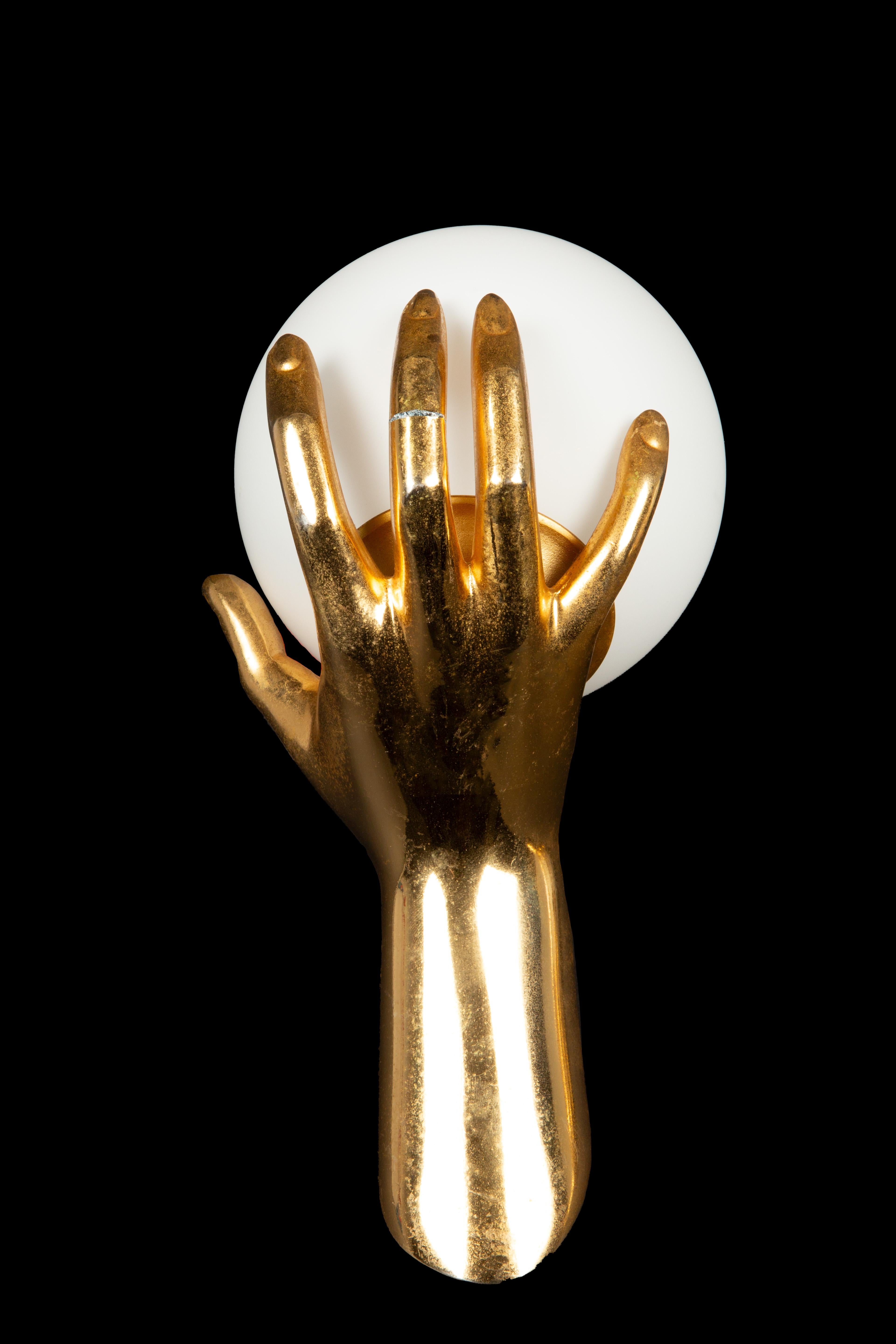 Elegancia Celestial: Lámparas de mano de bronce dorado Maison Arlus - Años 70 Dorado en venta
