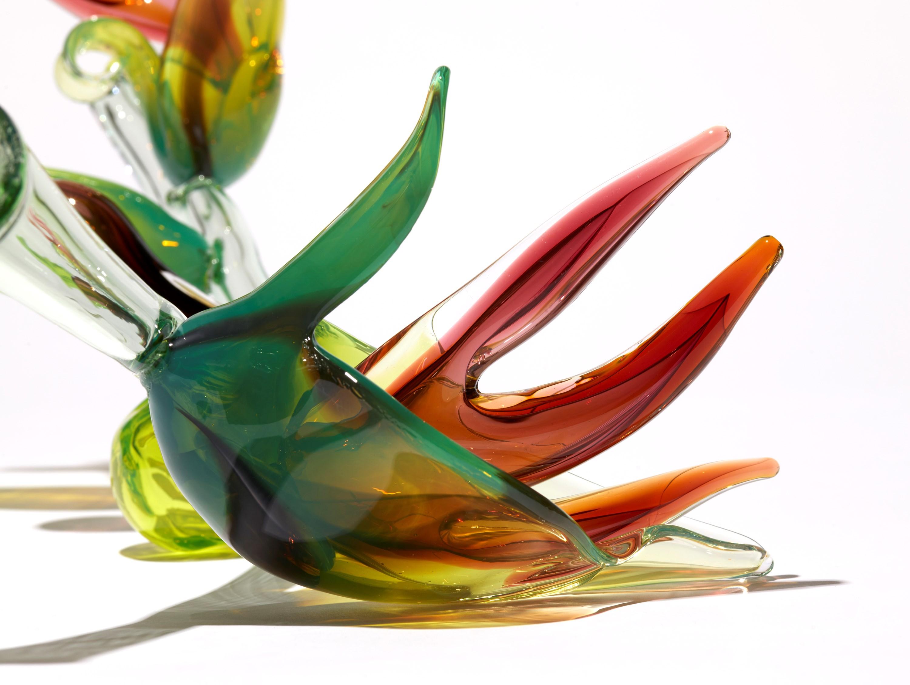 Celestial Hybrid, un'opera d'arte in vetro botanico verde e ambrato di Michèle Oberdieck in vendita 10