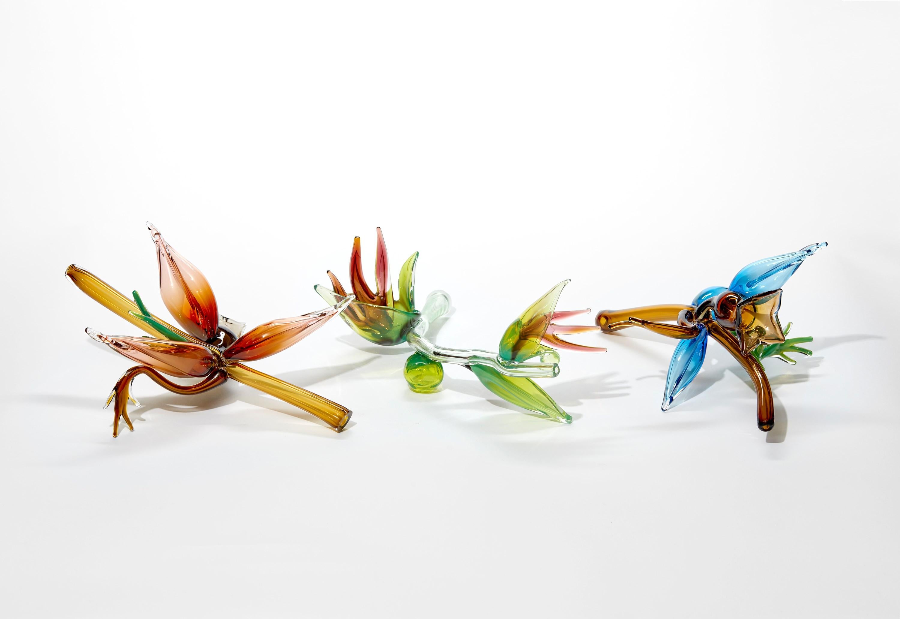 Celestial Hybrid, un'opera d'arte in vetro botanico verde e ambrato di Michèle Oberdieck in vendita 12