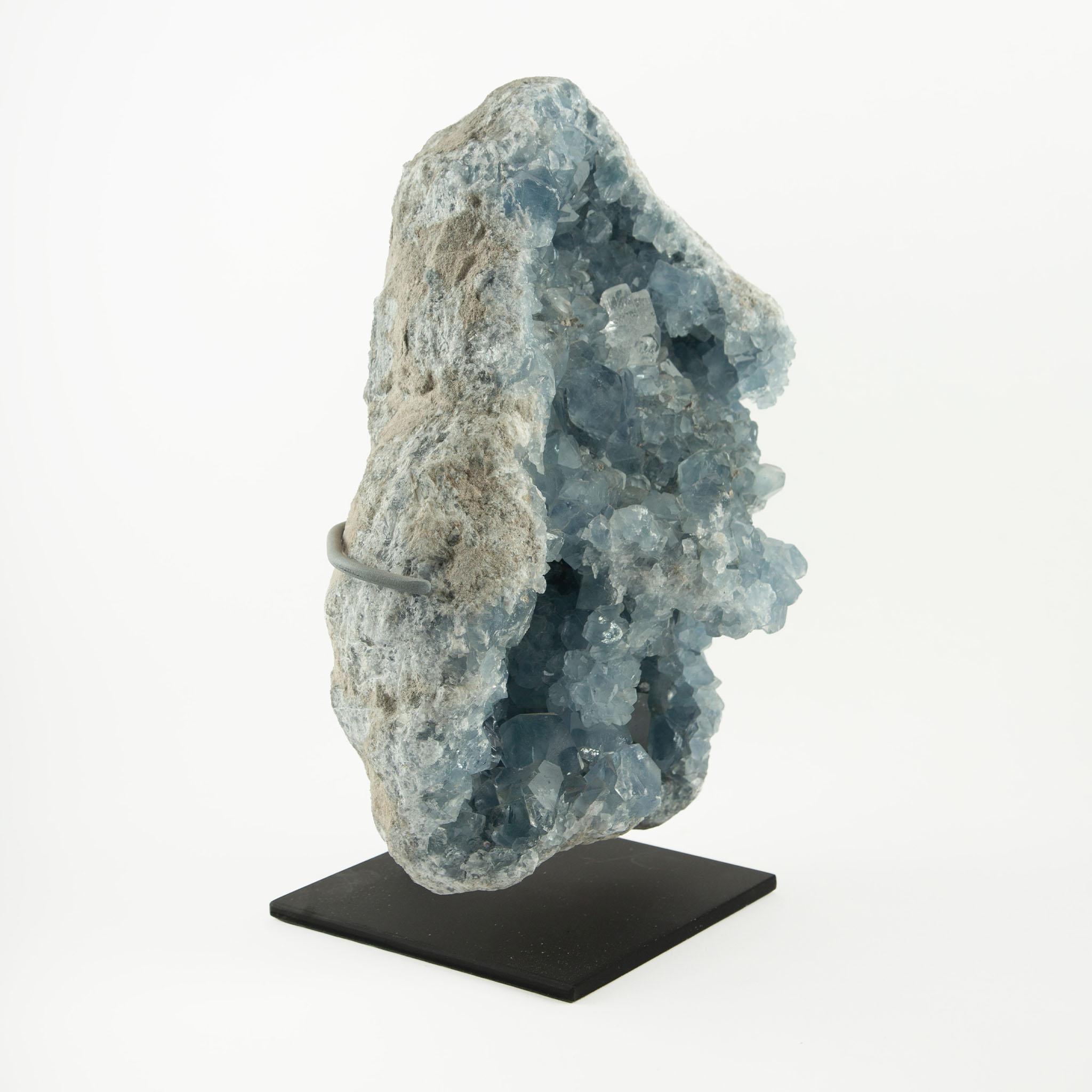Luce Celeste: Formazione di Celestite blu montata In condizioni Nuovo in vendita a New York, NY