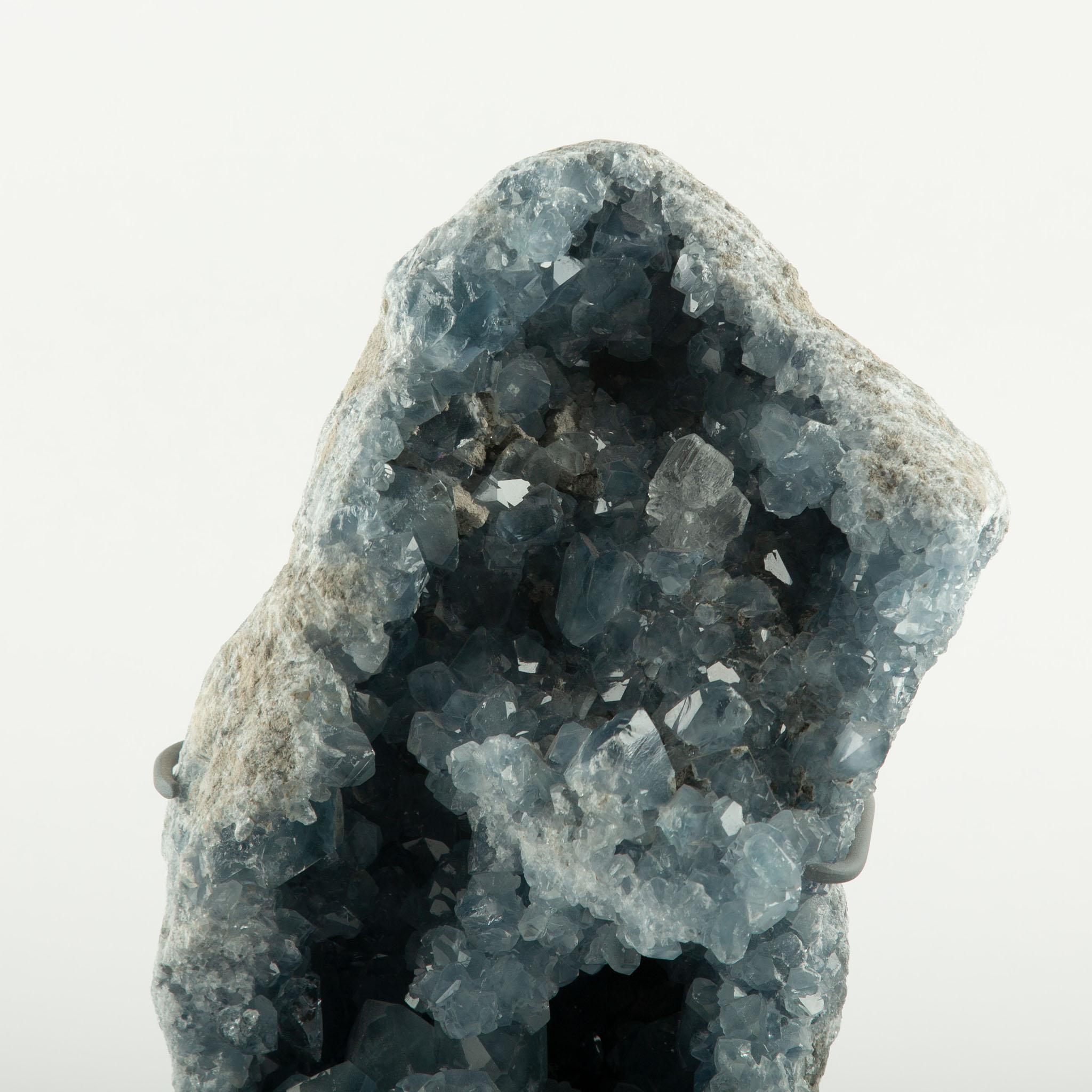 XXI secolo e contemporaneo Luce Celeste: Formazione di Celestite blu montata in vendita