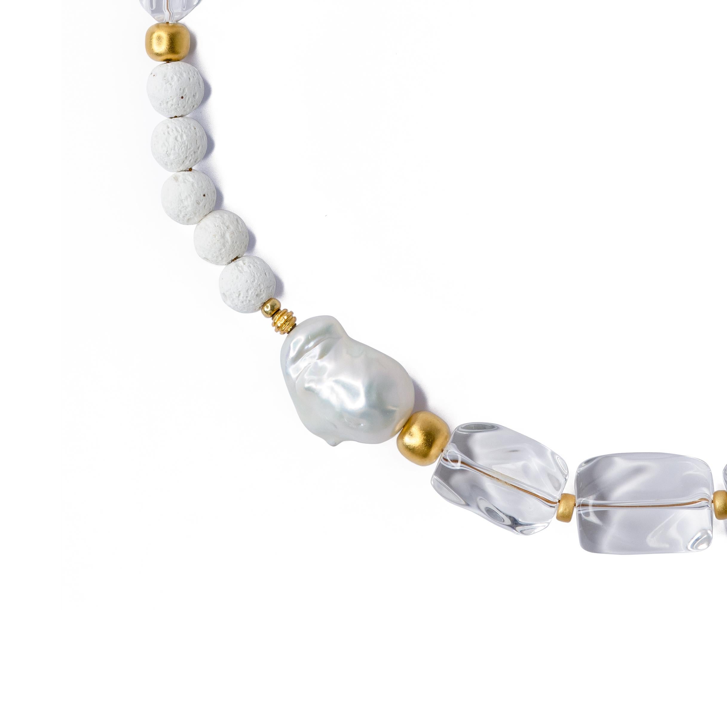 Perlina Collana di perle celesti con cristalli bianchi - by Bombyx House in vendita