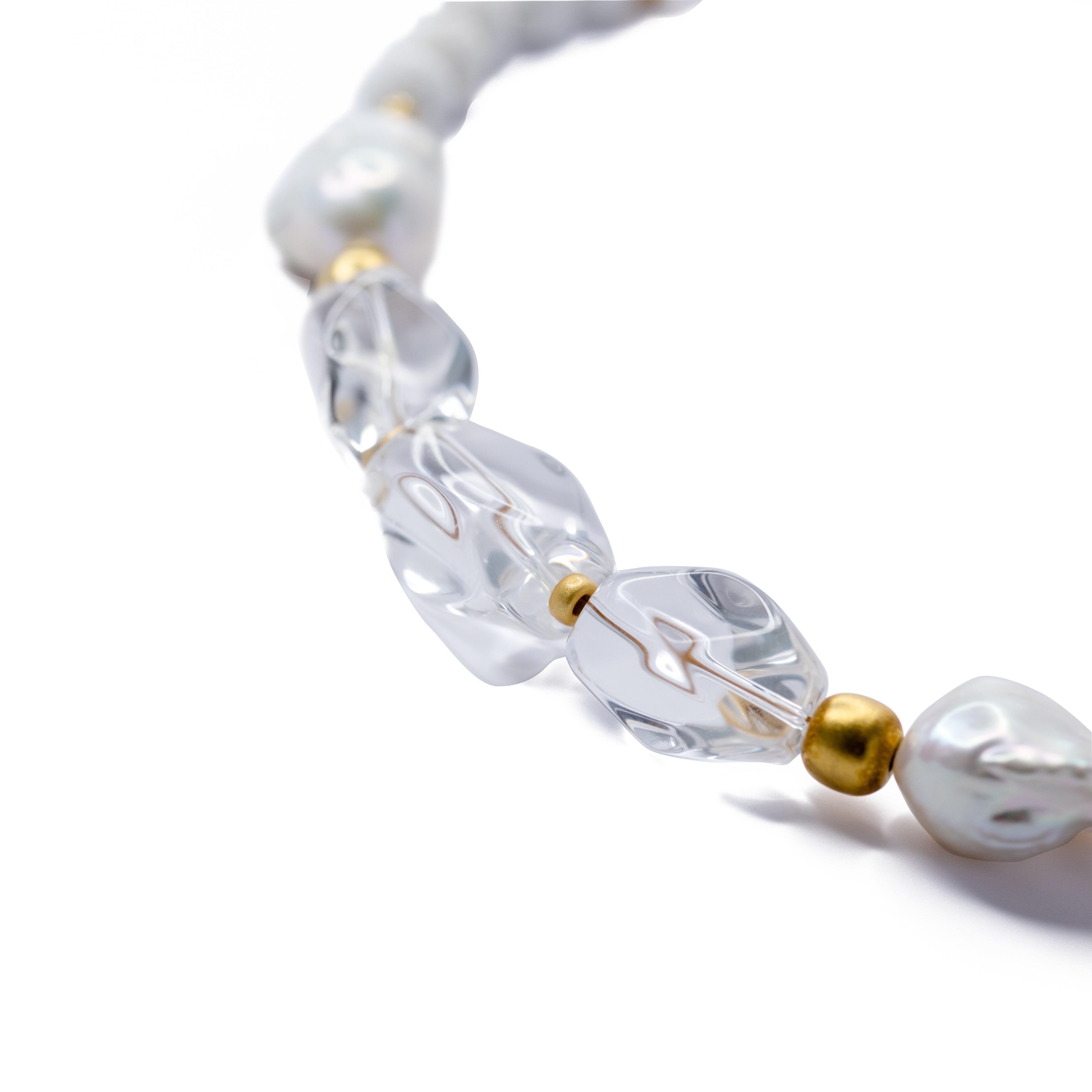 Collana di perle celesti con cristalli bianchi - by Bombyx House In condizioni Nuovo in vendita a Westport, CT