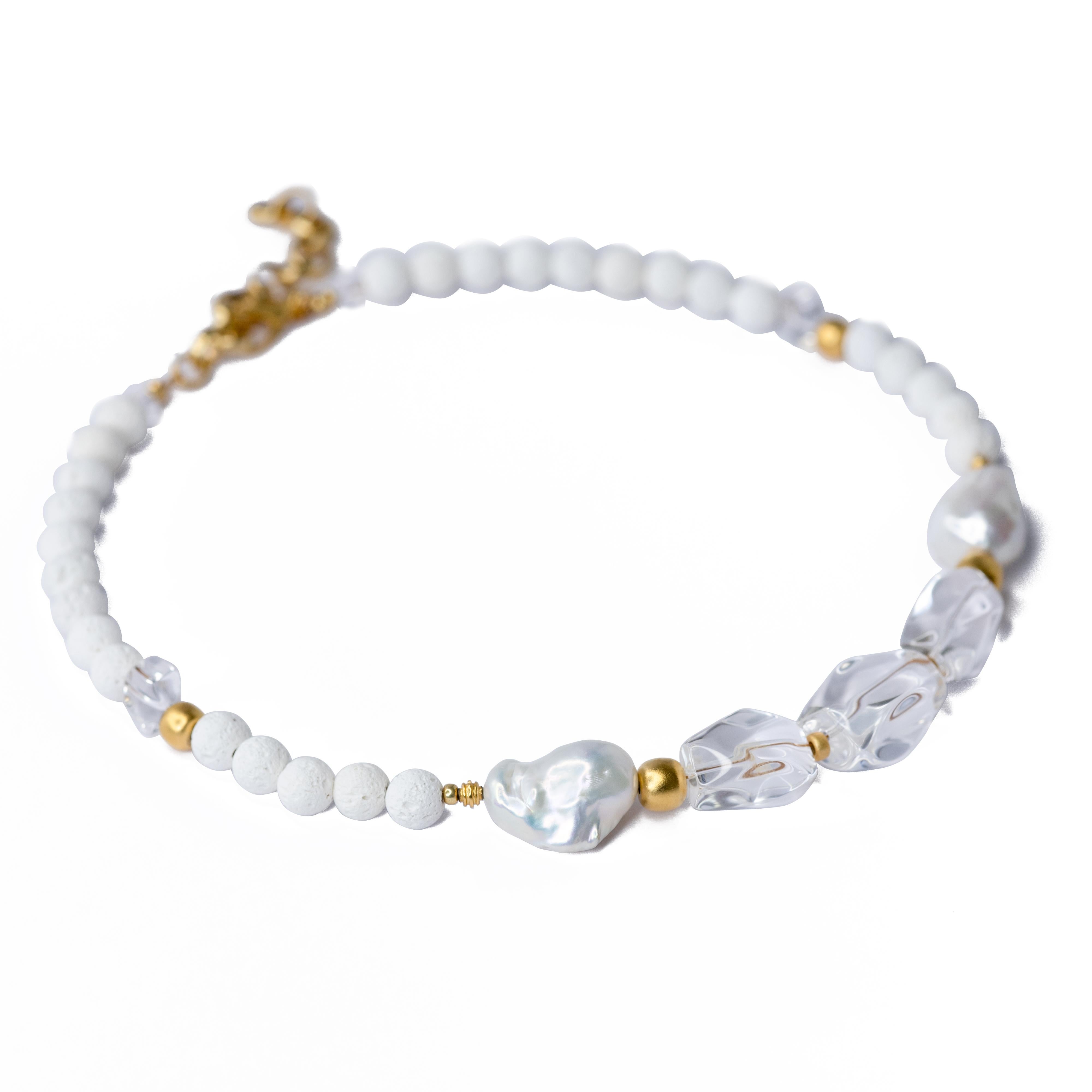Collana di perle celesti con cristalli bianchi - by Bombyx House in vendita 1