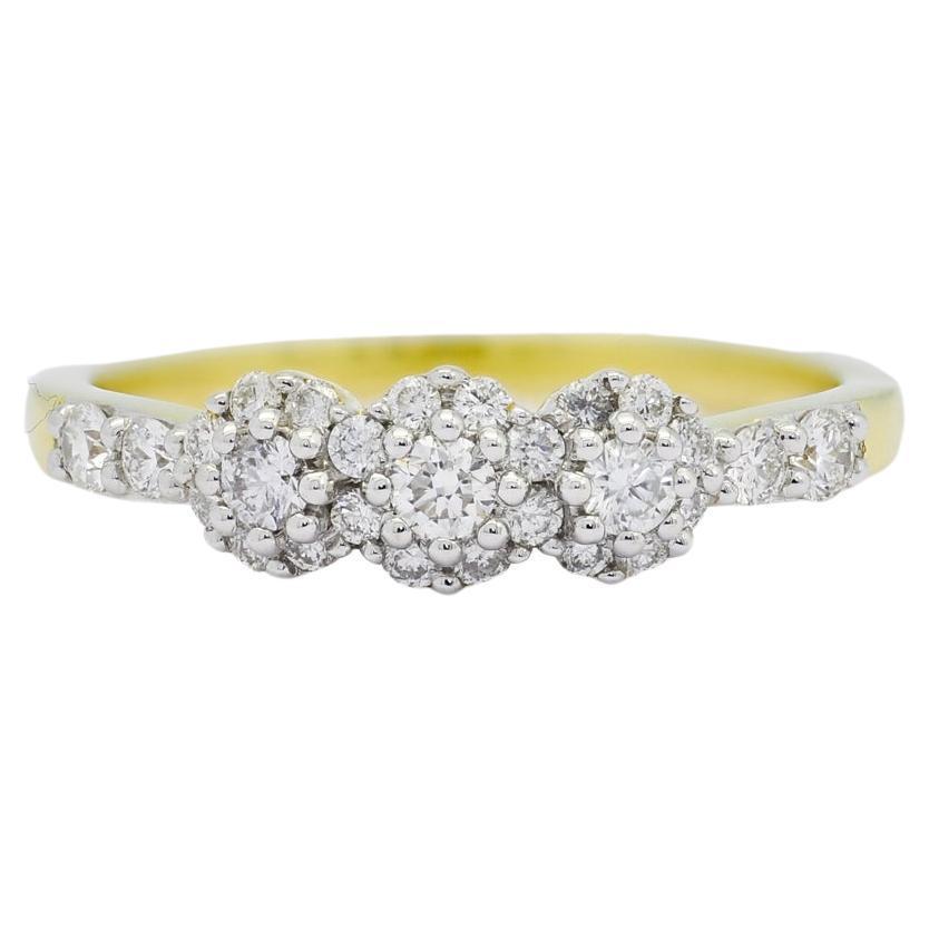 Diamant naturel 0,52 carat  Bague à 3 grappes en or jaune 18 carats 