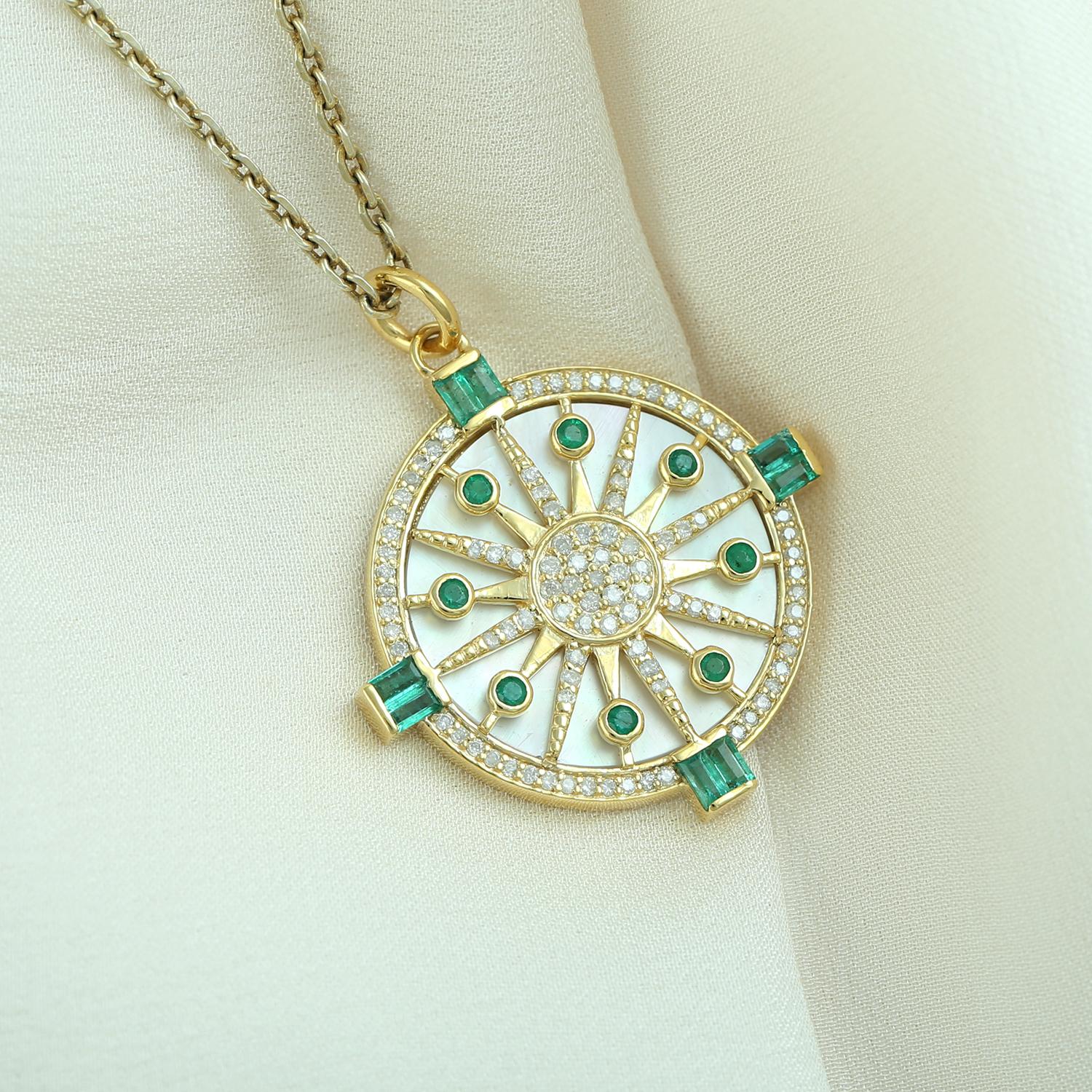 Art déco Pendentif étoile céleste avec émeraude et diamants en or jaune 14 carats en vente